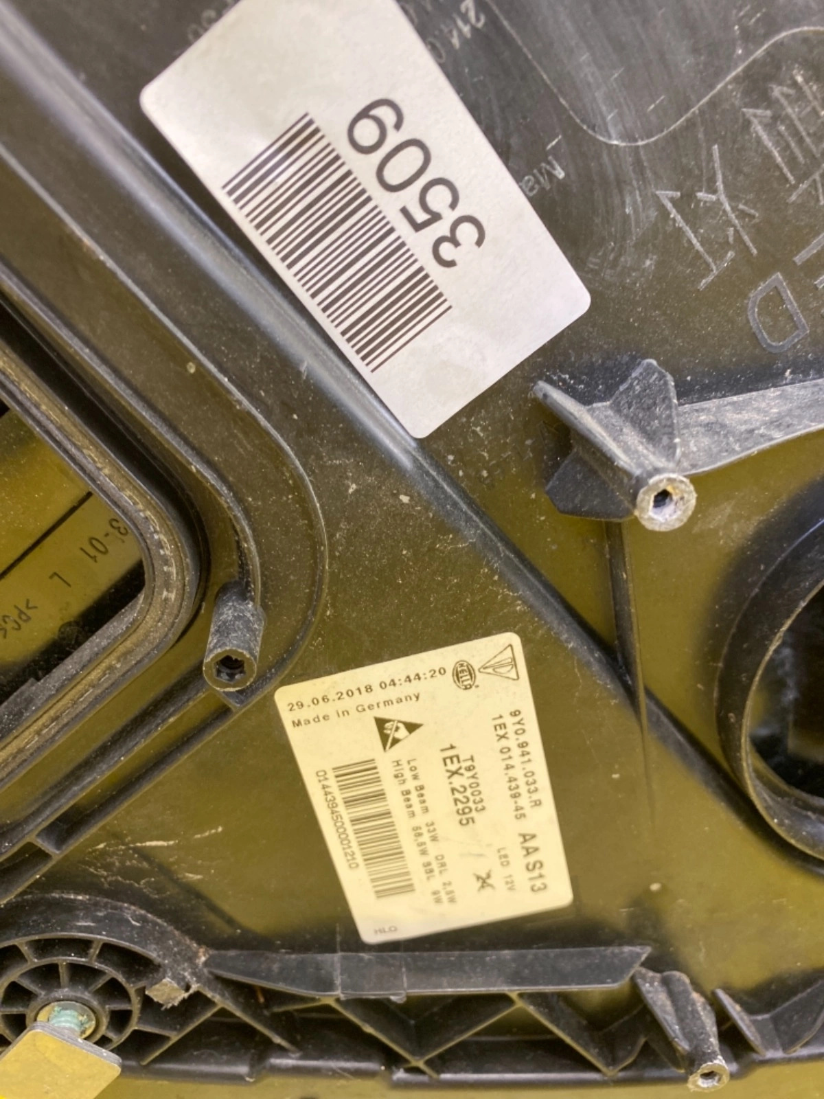 Phare GAUCHE PORSCHE CAYENNE 9Y 9Y0 FULL LED MATRIX 9Y0941033 R Autolamps 2 Phare GAUCHE PORSCHE CAYENNE 9Y 9Y0 FULL LED MATRIX 9Y0941033 R