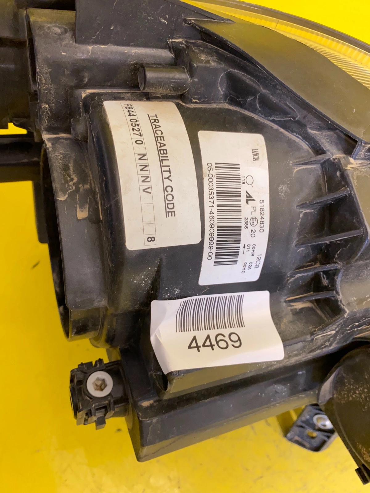 Phare GAUCHE LANCIA DELTA III 08-14 51824830 Lentille + LED Autolamps 2 Phare GAUCHE LANCIA DELTA III 08-14 51824830 Lentille + LED