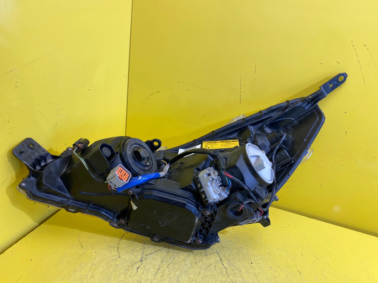 Phare droit SUBARU LEGACY OUTBACK LIFT 12-14 XENON Autolamps 3 Phare droit SUBARU LEGACY OUTBACK LIFT 12-14 XENON