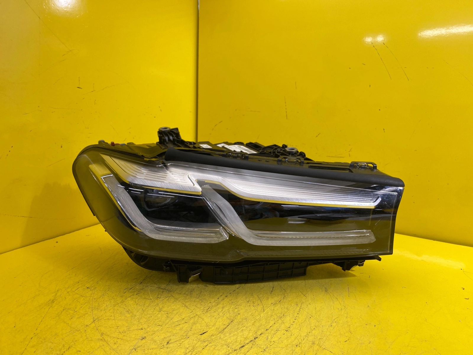 Phare droit Bmw G30 G31 Lci Lift Full Led 5A388D4-02 Autolamps Phare droit Bmw G30 G31 Lci Lift Full Led 5A388D4-02