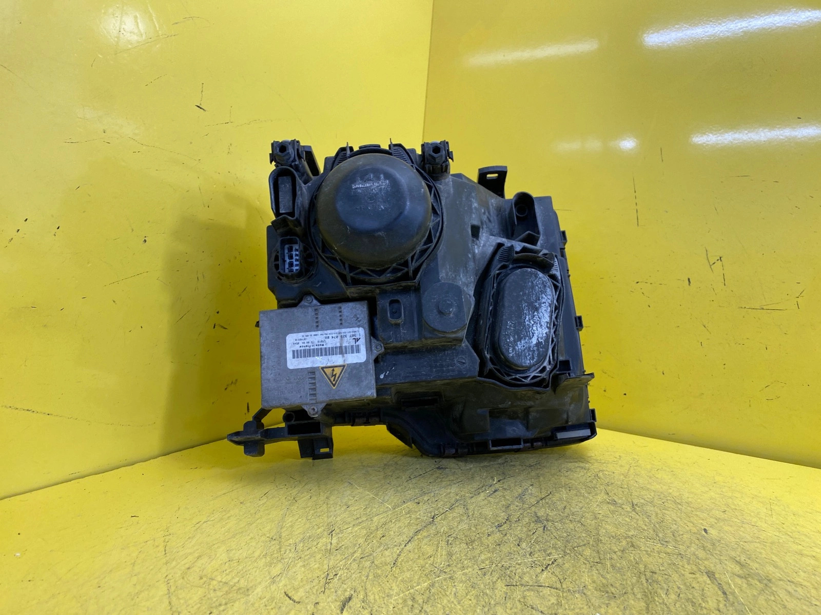 Phare gauche RANGE ROVER III VOGUE L322 01-05 XENON Autolamps 3 Phare gauche RANGE ROVER III VOGUE L322 01-05 XENON