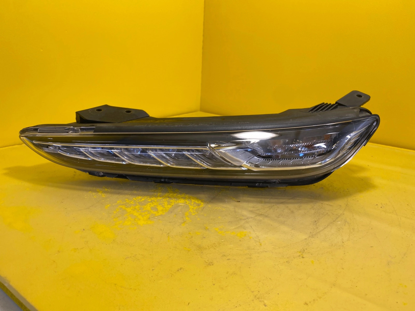PHARE GAUCHE HYUNDAI KONA 17-20 UPPER LED Autolamps PHARE GAUCHE HYUNDAI KONA 17-20 UPPER LED