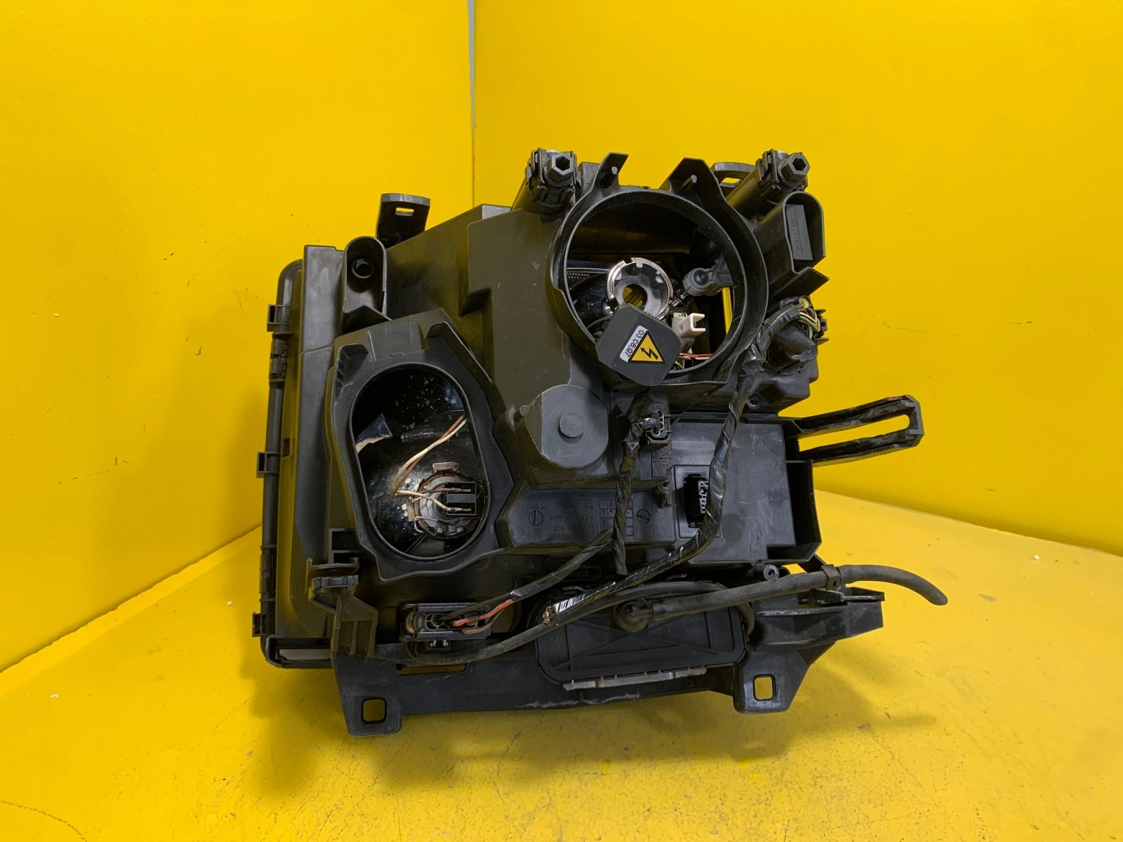 Phare droit Range Rover III 02- 0301185272 Autolamps 3 Phare droit Range Rover III 02- 0301185272