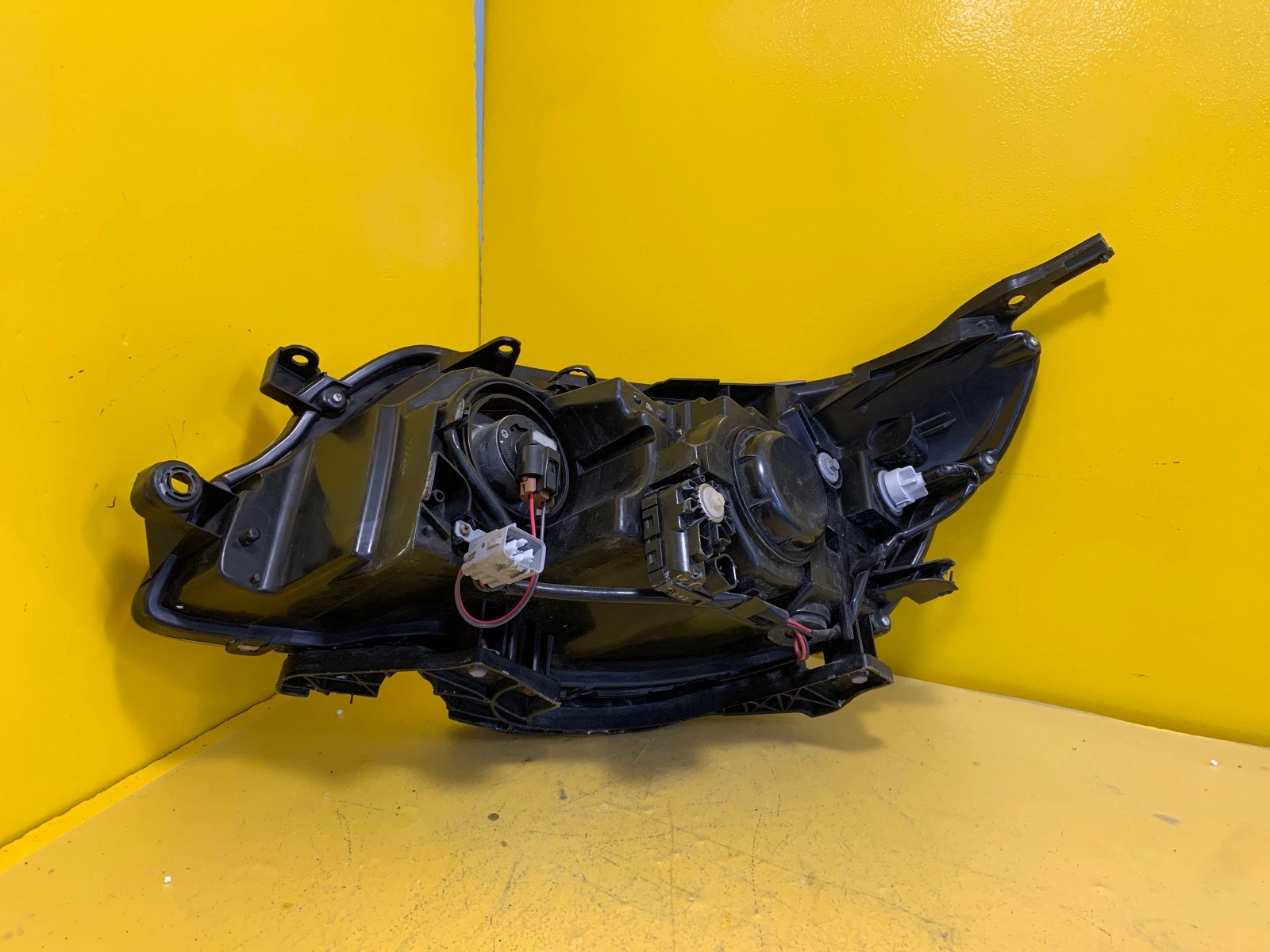 Phare droit Subaru FORESTER IV 4 XENON Autolamps 3 Phare droit Subaru FORESTER IV 4 XENON