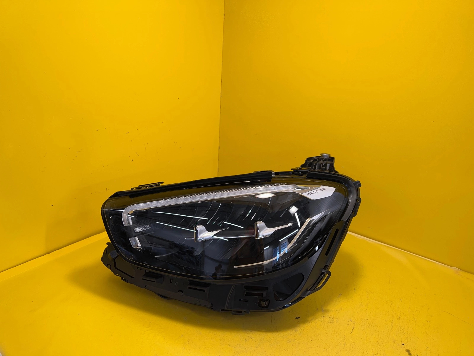 Phare gauche Mercedes E KLASA W213 LIFT FULL LED PER A2139060705 Autolamps Phare gauche Mercedes E KLASA W213 LIFT FULL LED PER A2139060705