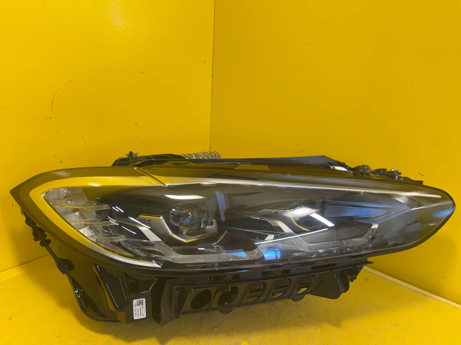 Phare Droit BMW 4 G22 G23 G26 Full Led 5A19352-04 Autolamps Phare Droit BMW 4 G22 G23 G26 Full Led 5A19352-04