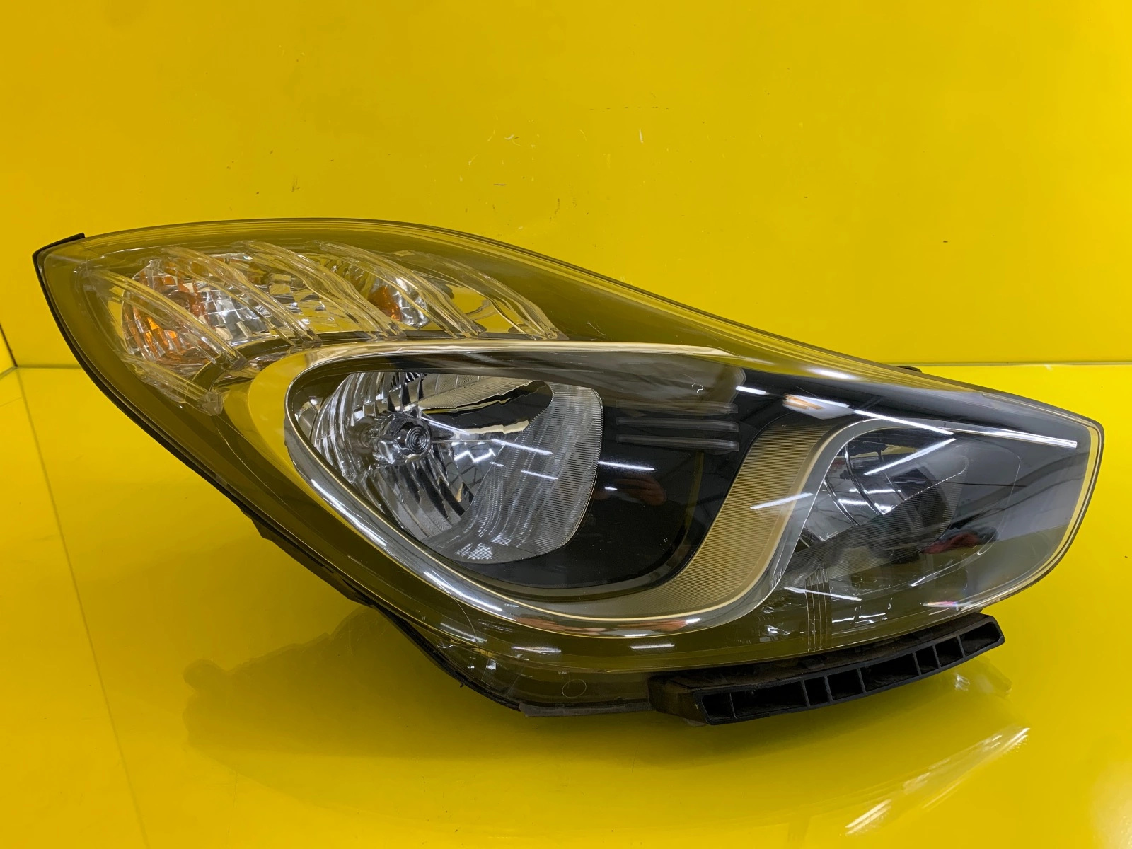 Phare Hyundai IX20 2011- Feu avant droit Autolamps Phare Hyundai IX20 2011- Feu avant droit