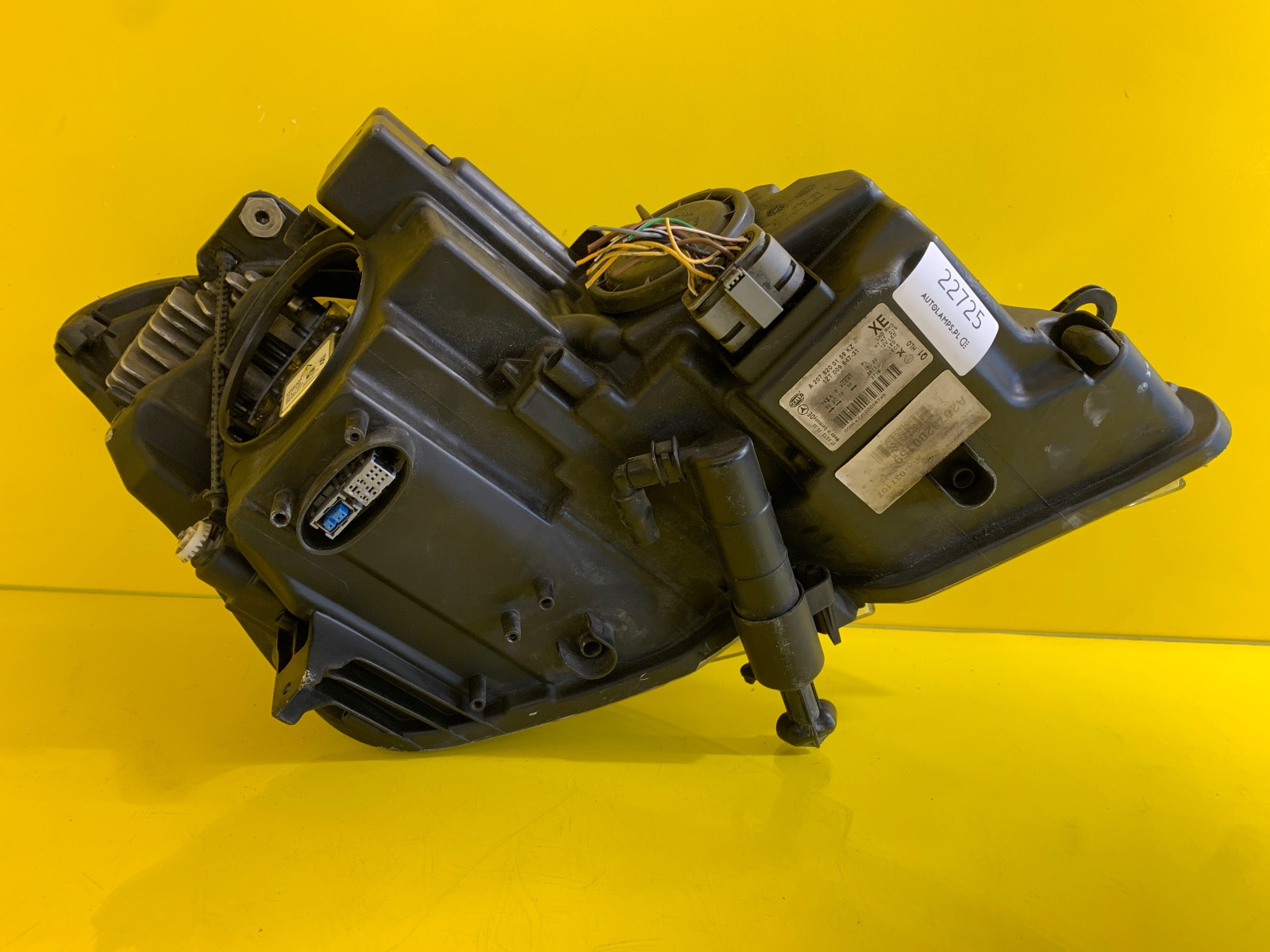 Phare gauche Mercedes Classe E W207 Bi-Xenon 09-13 A2078200159 Autolamps 6 Phare gauche Mercedes Classe E W207 Bi-Xenon 09-13 A2078200159