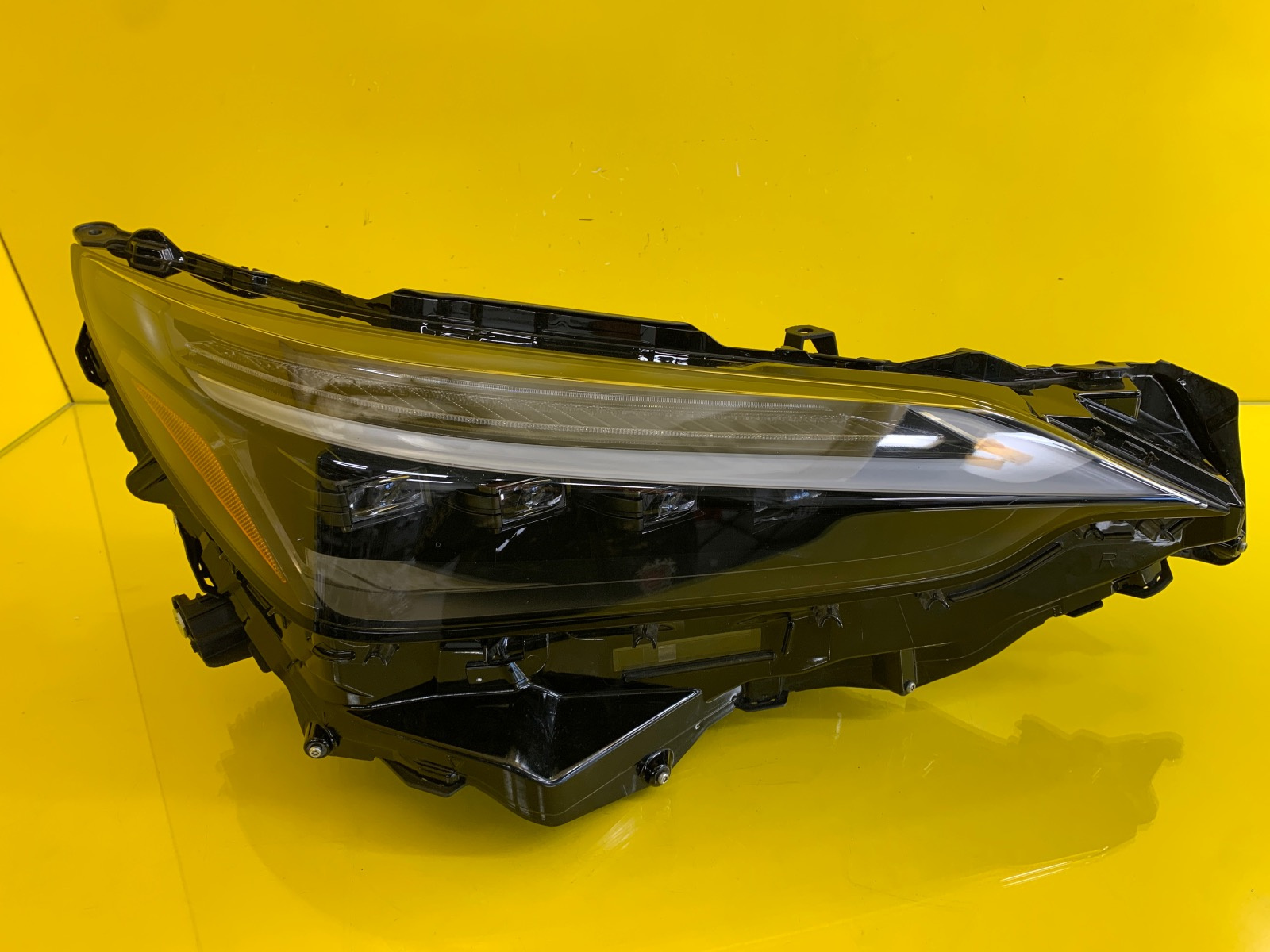 Phare droit Lexus NX NX350H NX450H Full Led 2022 Autolamps Phare droit Lexus NX NX350H NX450H Full Led 2022