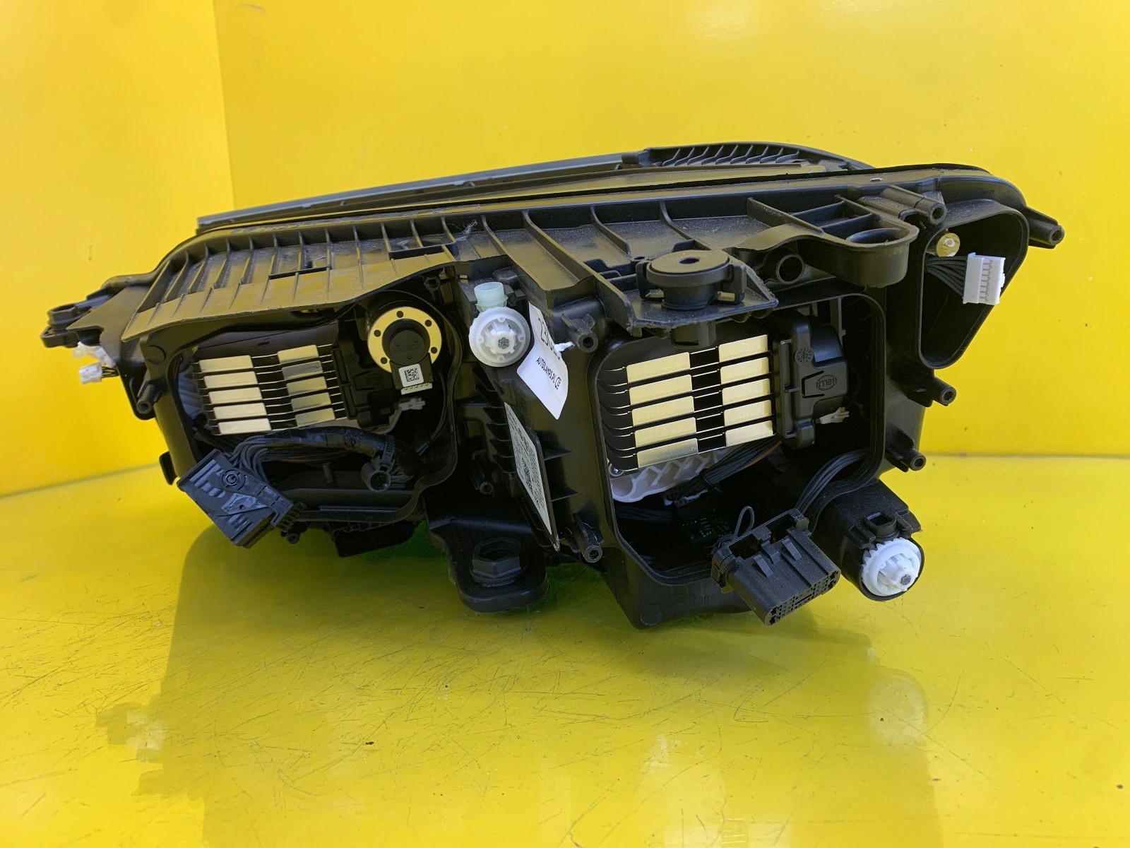 VW Touareg 761 R-Line Phare Droit Full Led Matrix 761941081A Autolamps 4 VW Touareg 761 R-Line Phare Droit Full Led Matrix 761941081A