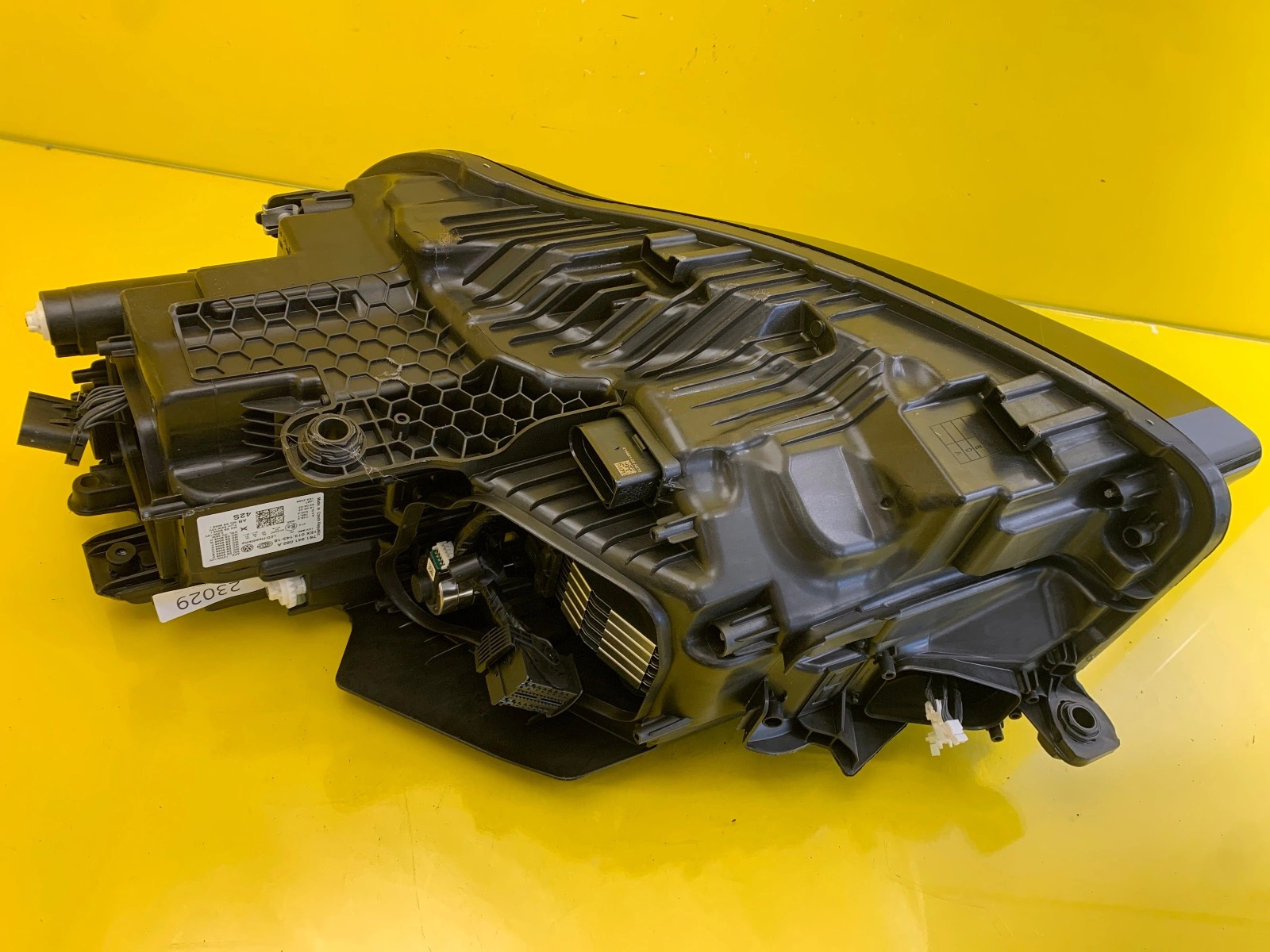 VW Touareg 761 R-Line Phare Droit Full Led Matrix 761941081A Autolamps 5 VW Touareg 761 R-Line Phare Droit Full Led Matrix 761941081A