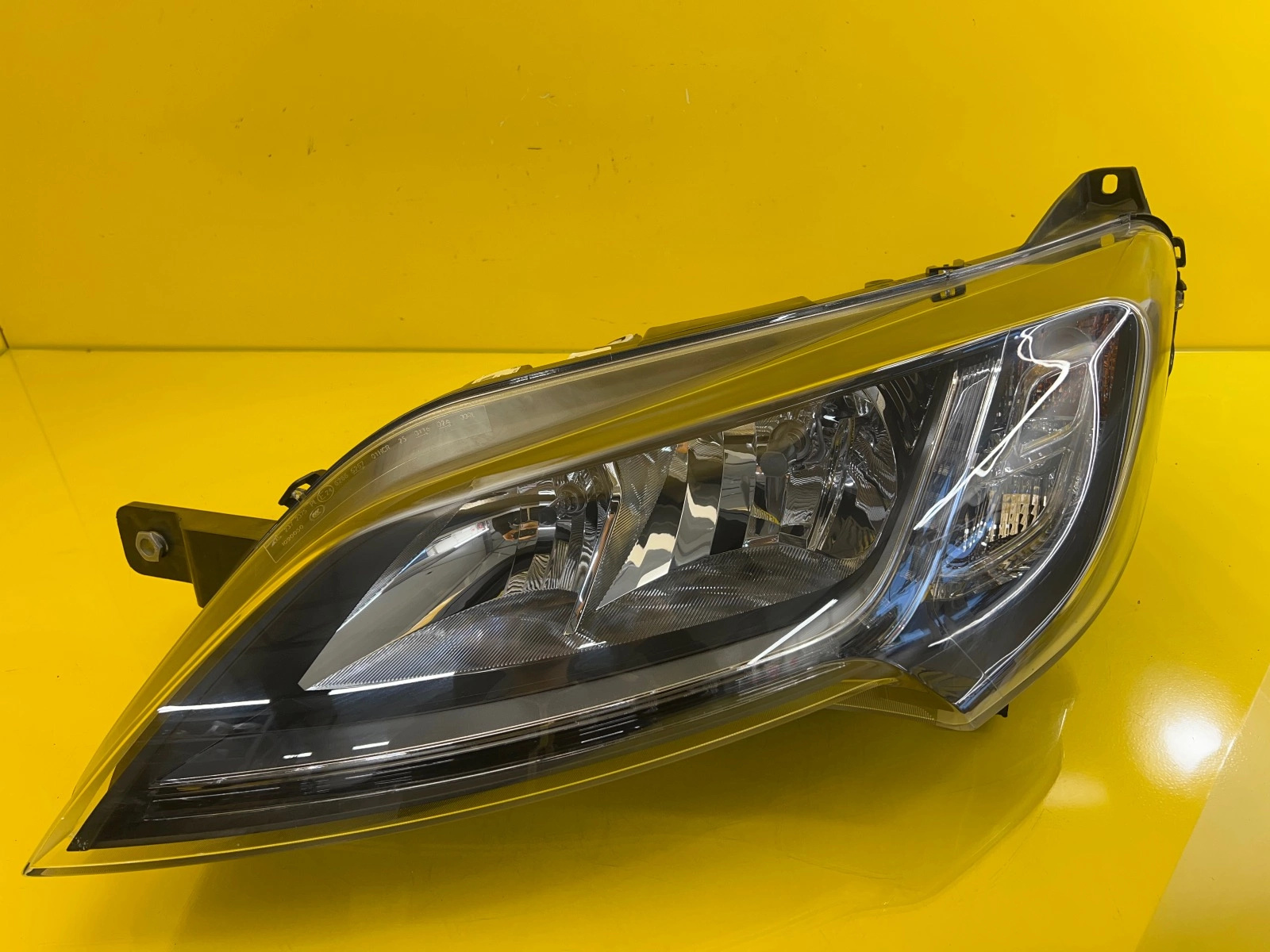 Phare gauche Fiat Ducato III Lift avec LED 1394433080 Autolamps Phare gauche Fiat Ducato III Lift avec LED 1394433080