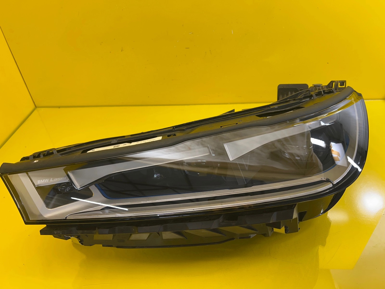Phare gauche BMW IX M60 Full Led Laser 5A3CEA1-05 Autolamps Phare gauche BMW IX M60 Full Led Laser 5A3CEA1-05
