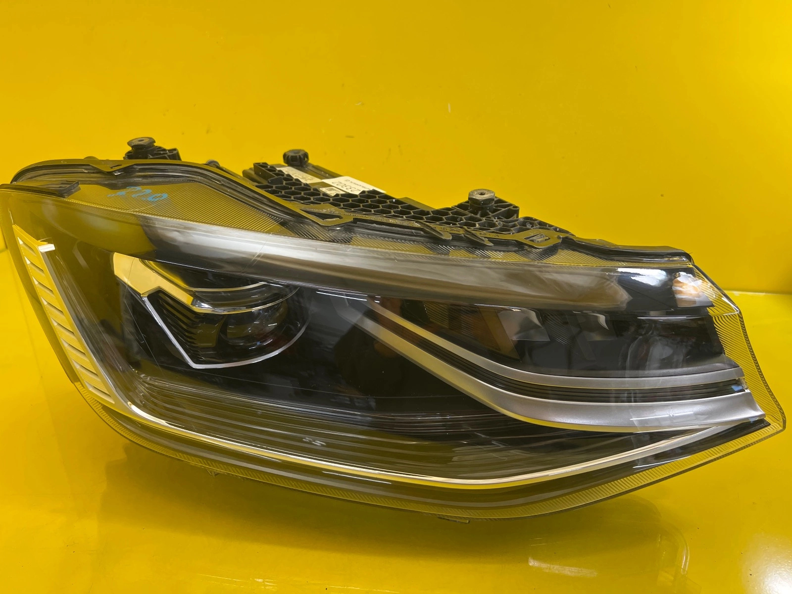 Phare droit VW Caddy V Full Led 2K8941036H Autolamps Phare droit VW Caddy V Full Led 2K8941036H