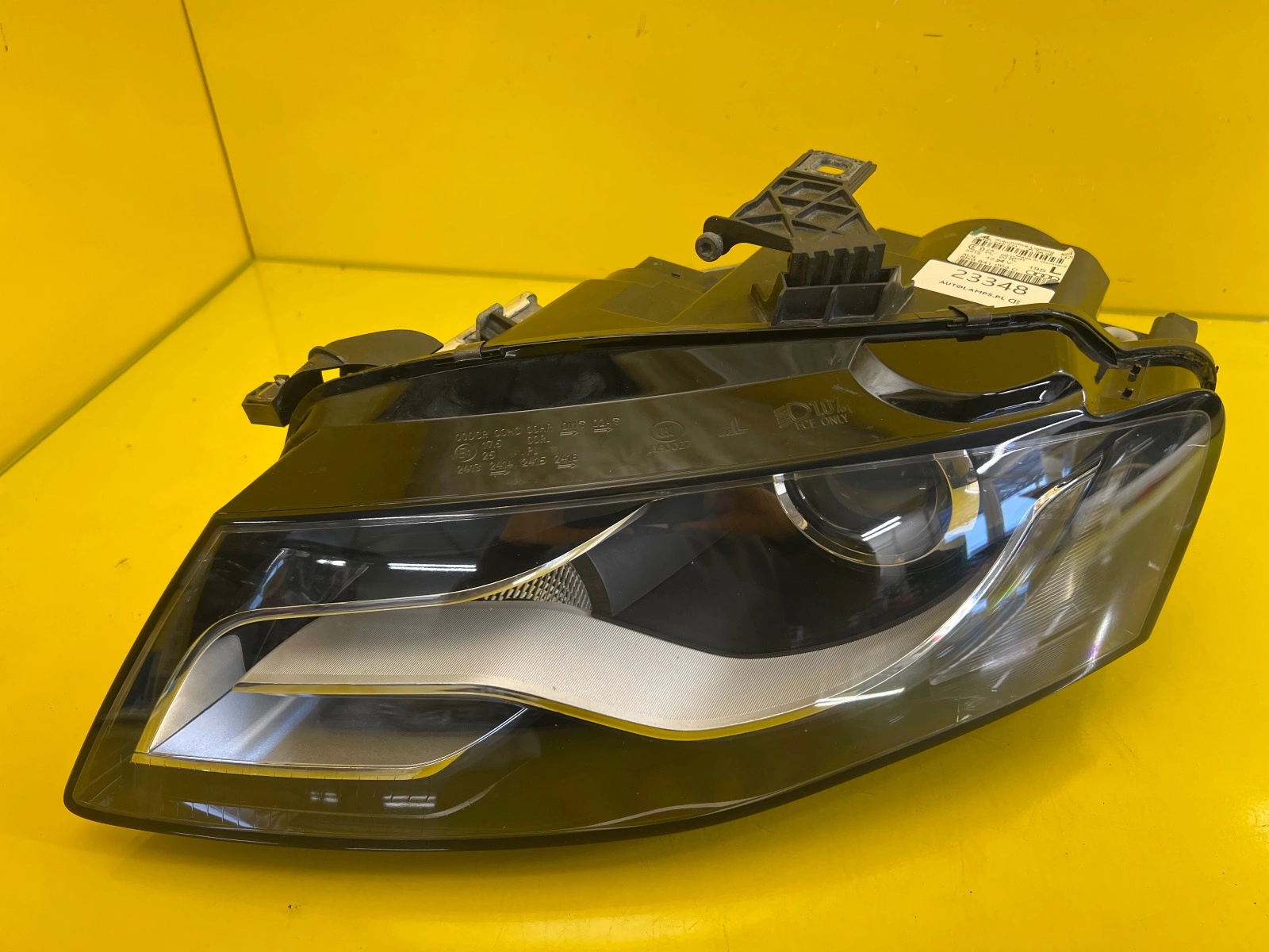 Phare gauche Audi A4 B8 8K0 Xenon non tournant 8K0941003C Autolamps Phare gauche Audi A4 B8 8K0 Xenon non tournant 8K0941003C