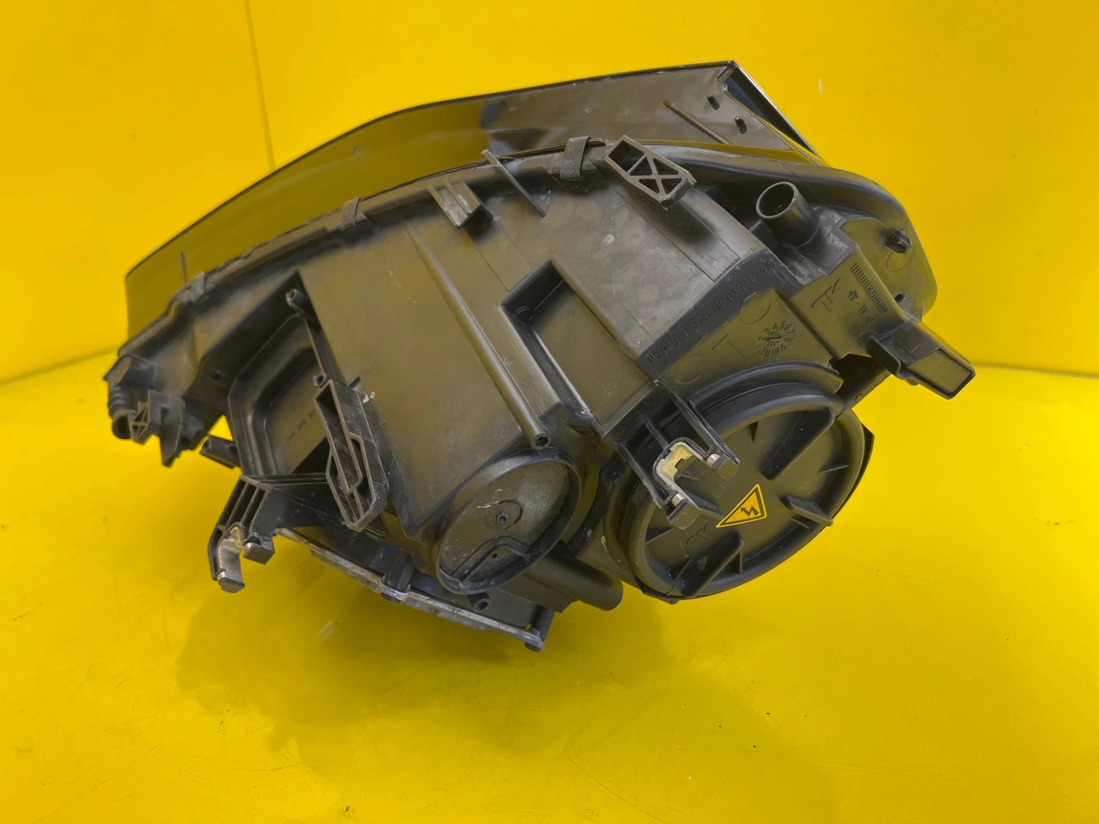 Phare gauche Audi A4 B8 8K0 Xenon non tournant 8K0941003C Autolamps 8 Phare gauche Audi A4 B8 8K0 Xenon non tournant 8K0941003C