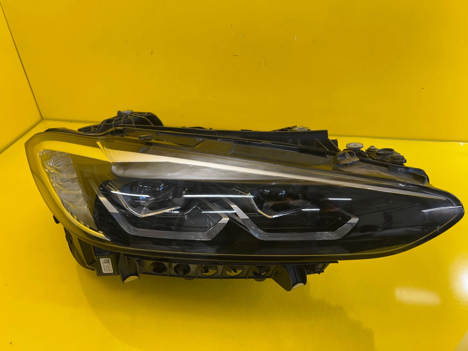 Phare droit BMW 4 G22 G23 G26 Full Led 5A29B18-02 Autolamps Phare droit BMW 4 G22 G23 G26 Full Led 5A29B18-02