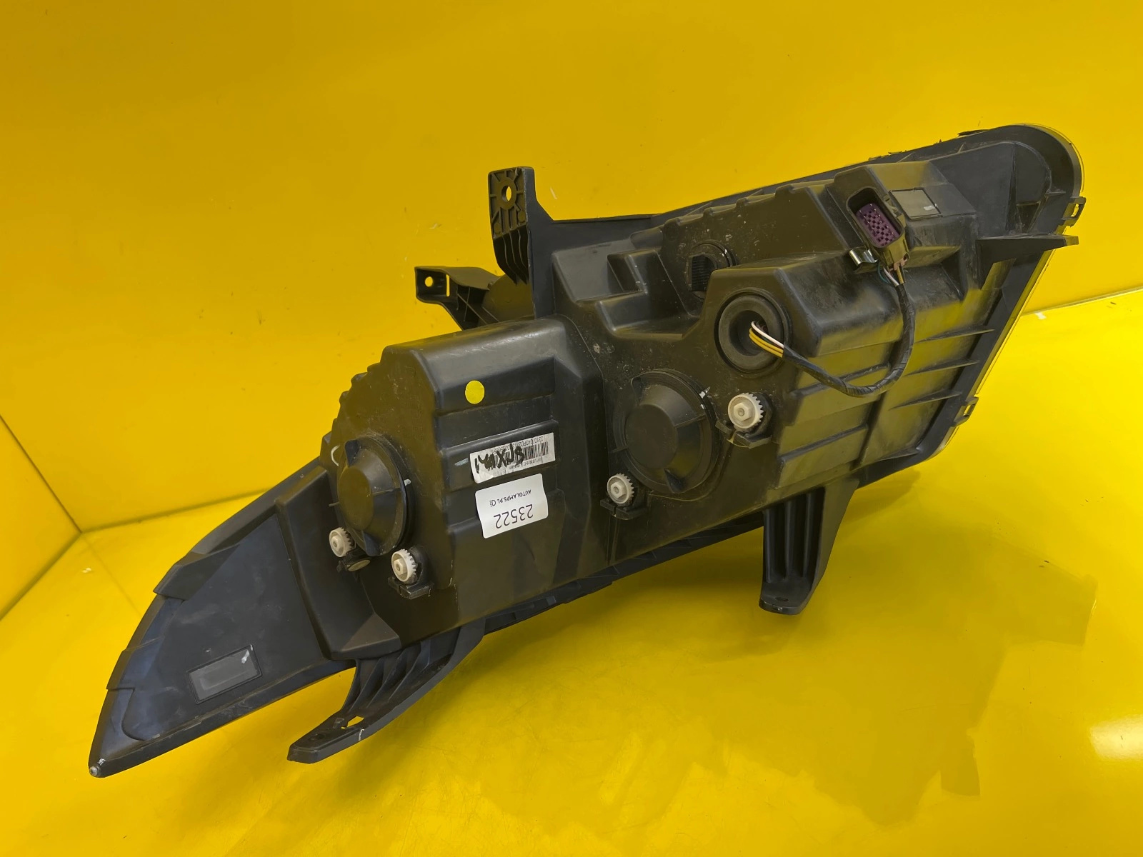 Phare droit Maxus LDV G10 Normal 14- Autolamps 6 Phare droit Maxus LDV G10 Normal 14-