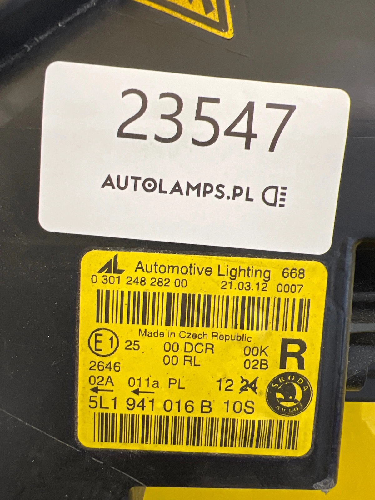 Phare avant droit Skoda Yeti 5L Xenon 5L1941016B Autolamps 2 Phare avant droit Skoda Yeti 5L Xenon 5L1941016B