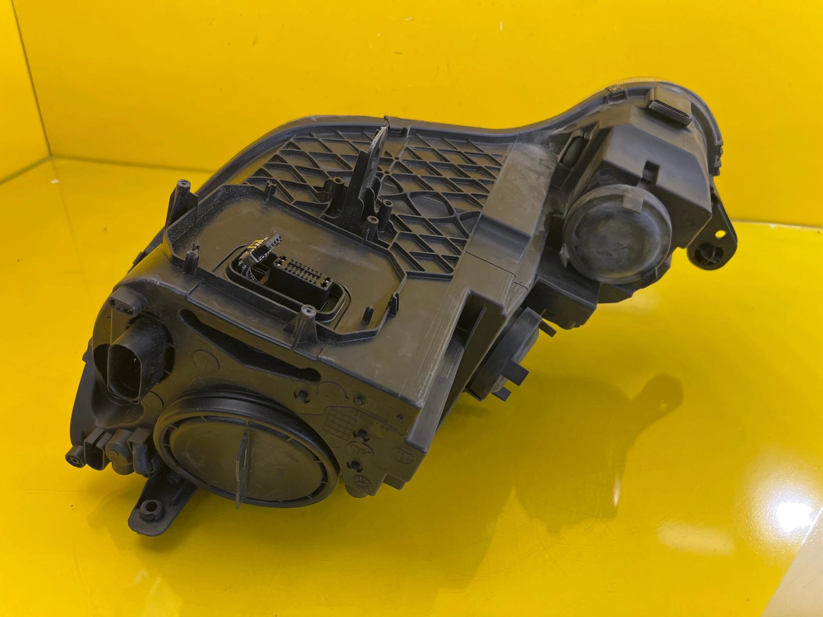 Phare avant droit Skoda Yeti 5L Xenon 5L1941016B Autolamps 5 Phare avant droit Skoda Yeti 5L Xenon 5L1941016B