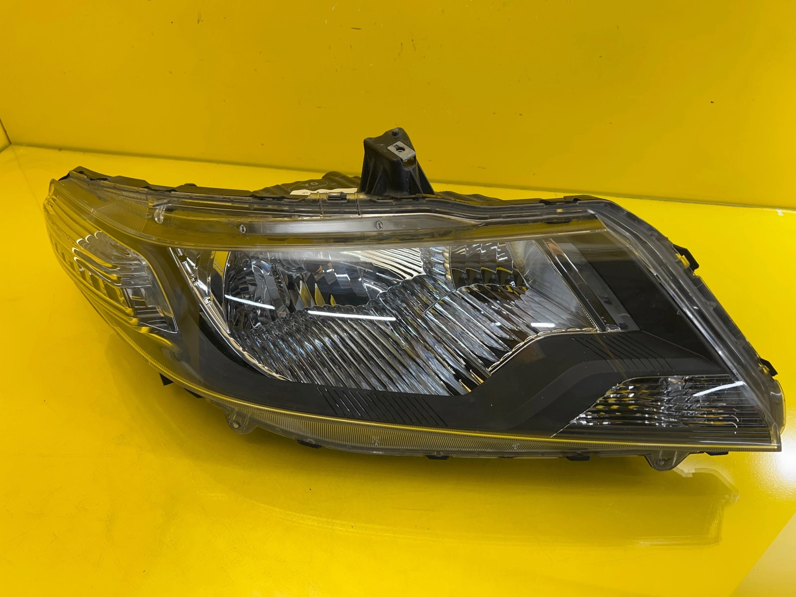 Phare avant droit Honda City V 08-12 Normal Autolamps Phare avant droit Honda City V 08-12 Normal