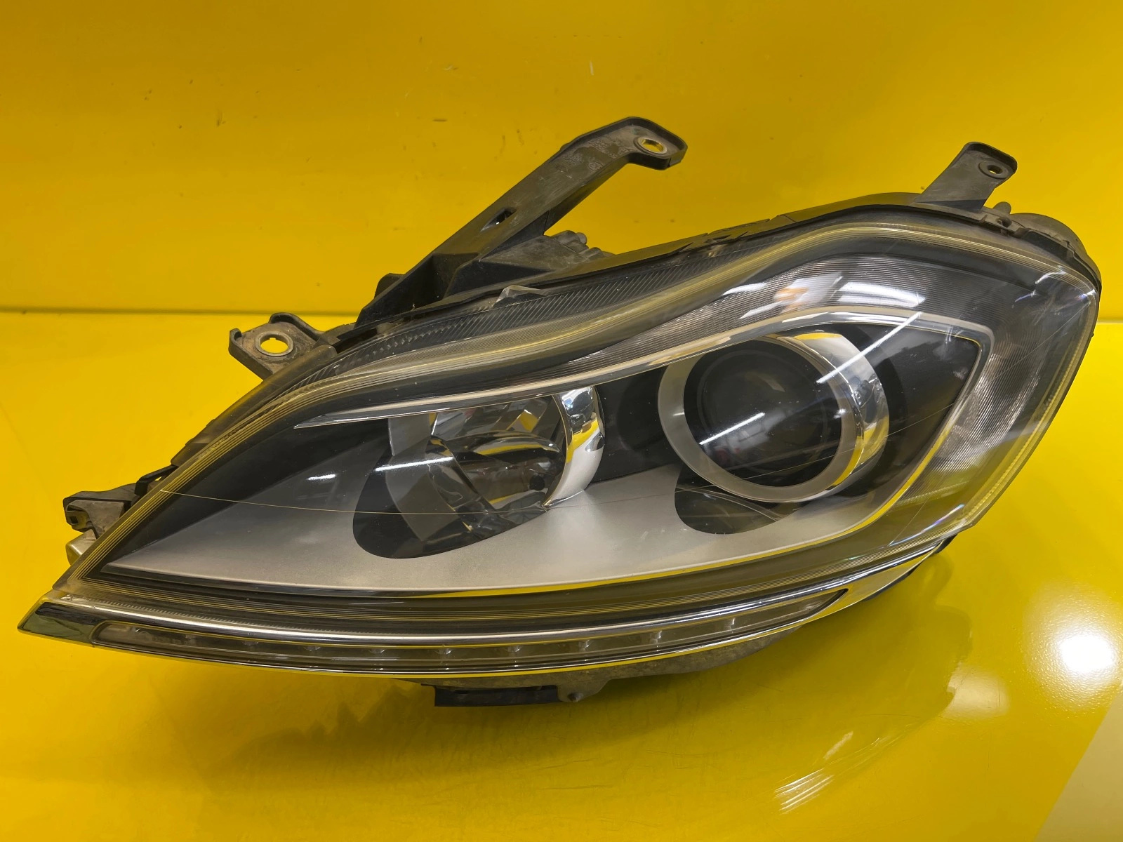 Phare gauche Lancia Delta III 08-14 Lentille + Led 51824830 Autolamps Phare gauche Lancia Delta III 08-14 Lentille + Led 51824830