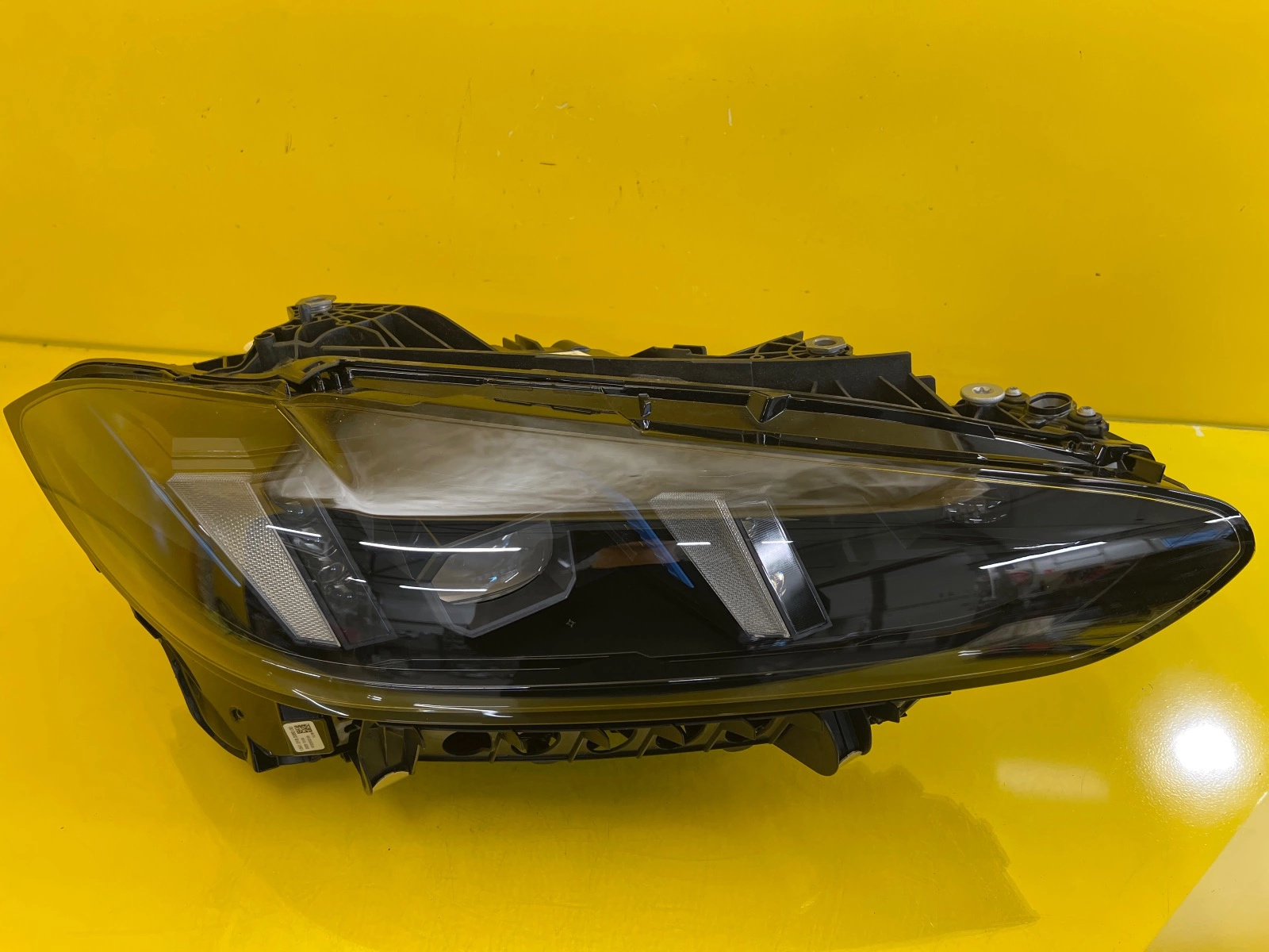 Phare BMW 4 G22 G23 M4 G82 G83 Lampe avant droite Laser 5A3B304-03 Autolamps Phare BMW 4 G22 G23 M4 G82 G83 Lampe avant droite Laser 5A3B304-03