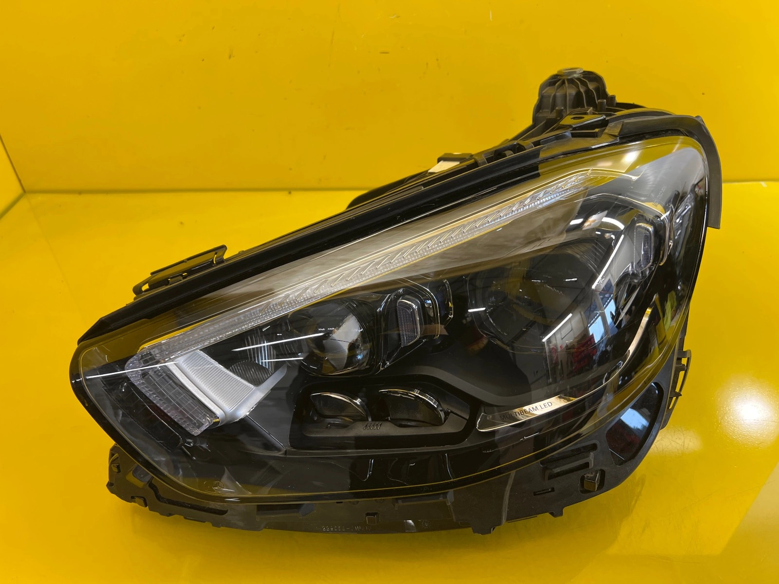 Phare gauche Mercedes Classe E W213 Led Multibeam A2139068339 Autolamps Phare gauche Mercedes Classe E W213 Led Multibeam A2139068339