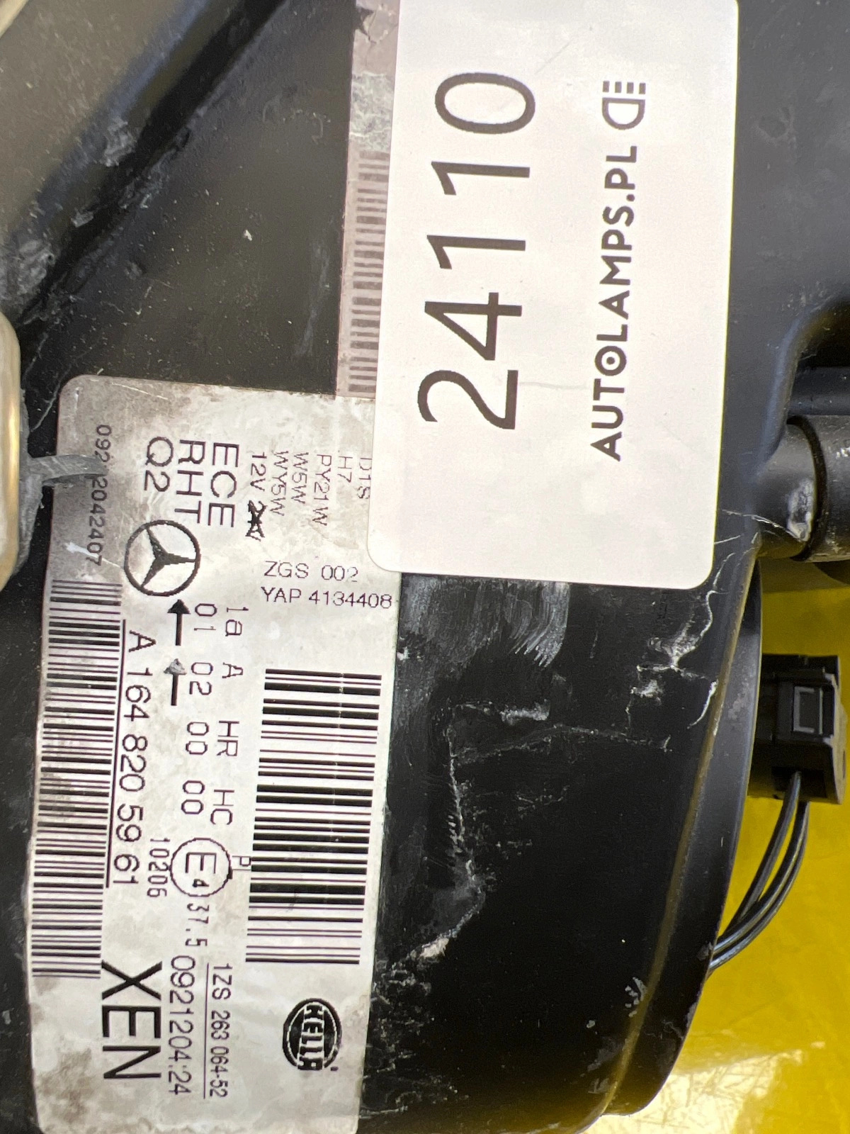 Phare droit Mercedes ML W164 Lift Bi-Xenon Torsion A1648205961 Autolamps 2 Phare droit Mercedes ML W164 Lift Bi-Xenon Torsion A1648205961