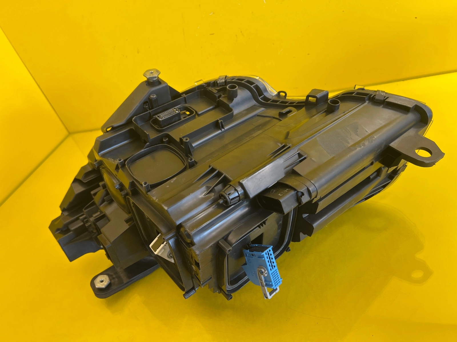 Phare avant droit Mercedes CLS W218 Full Led ILS A2188202459 Autolamps 5 Phare avant droit Mercedes CLS W218 Full Led ILS A2188202459