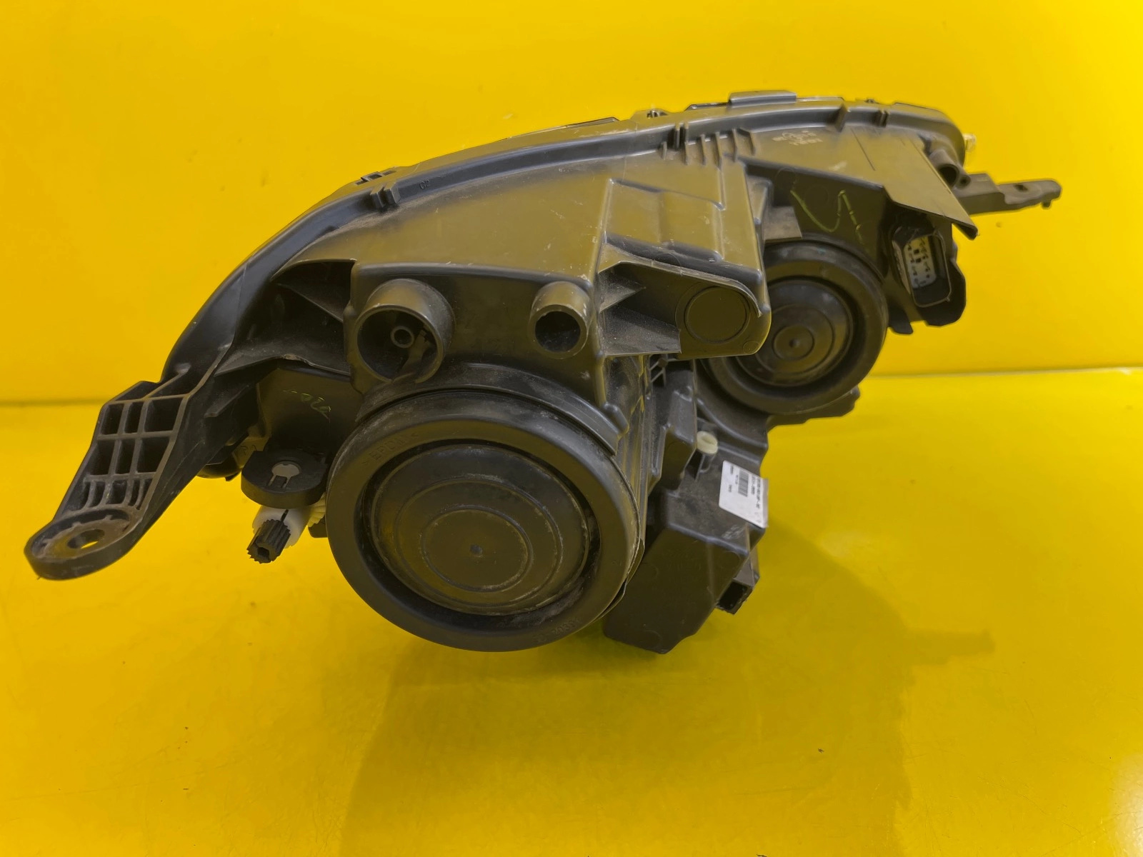 Phare gauche Ford Ecosport ST MK2 Lift GN15-13W030-YA Autolamps 4 Phare gauche Ford Ecosport ST MK2 Lift GN15-13W030-YA