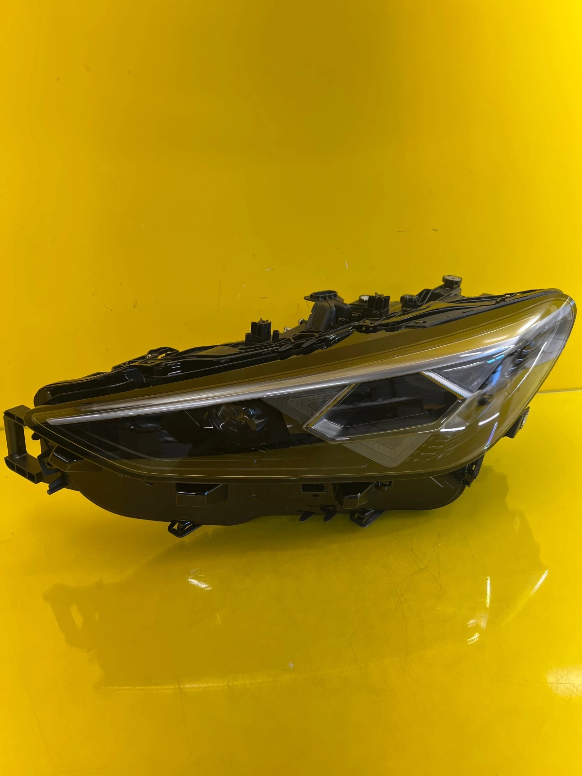 Phare gauche VW Terramar Full Led Matrix 578941059C Autolamps 2 Phare gauche VW Terramar Full Led Matrix 578941059C