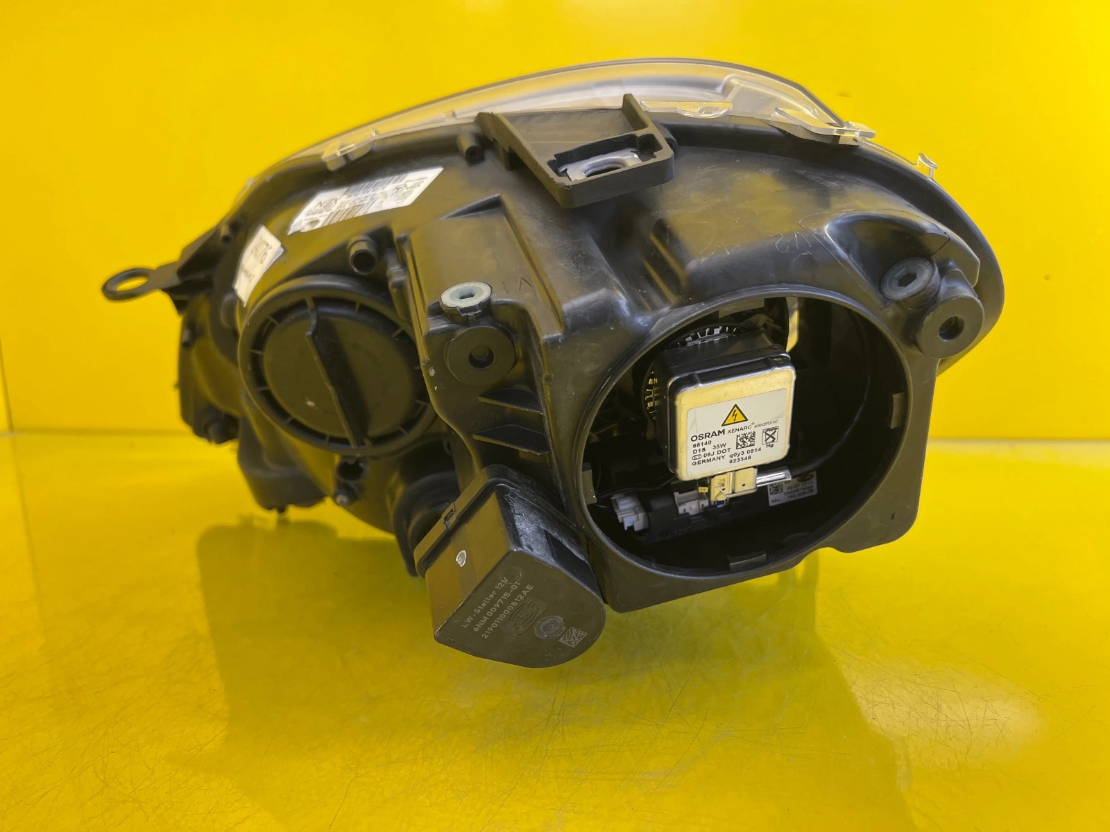 Phare droit Mercedes ML W164 05-08 BI Xenon USA A1648205859 AMG Autolamps 4 Phare droit Mercedes ML W164 05-08 BI Xenon USA A1648205859 AMG