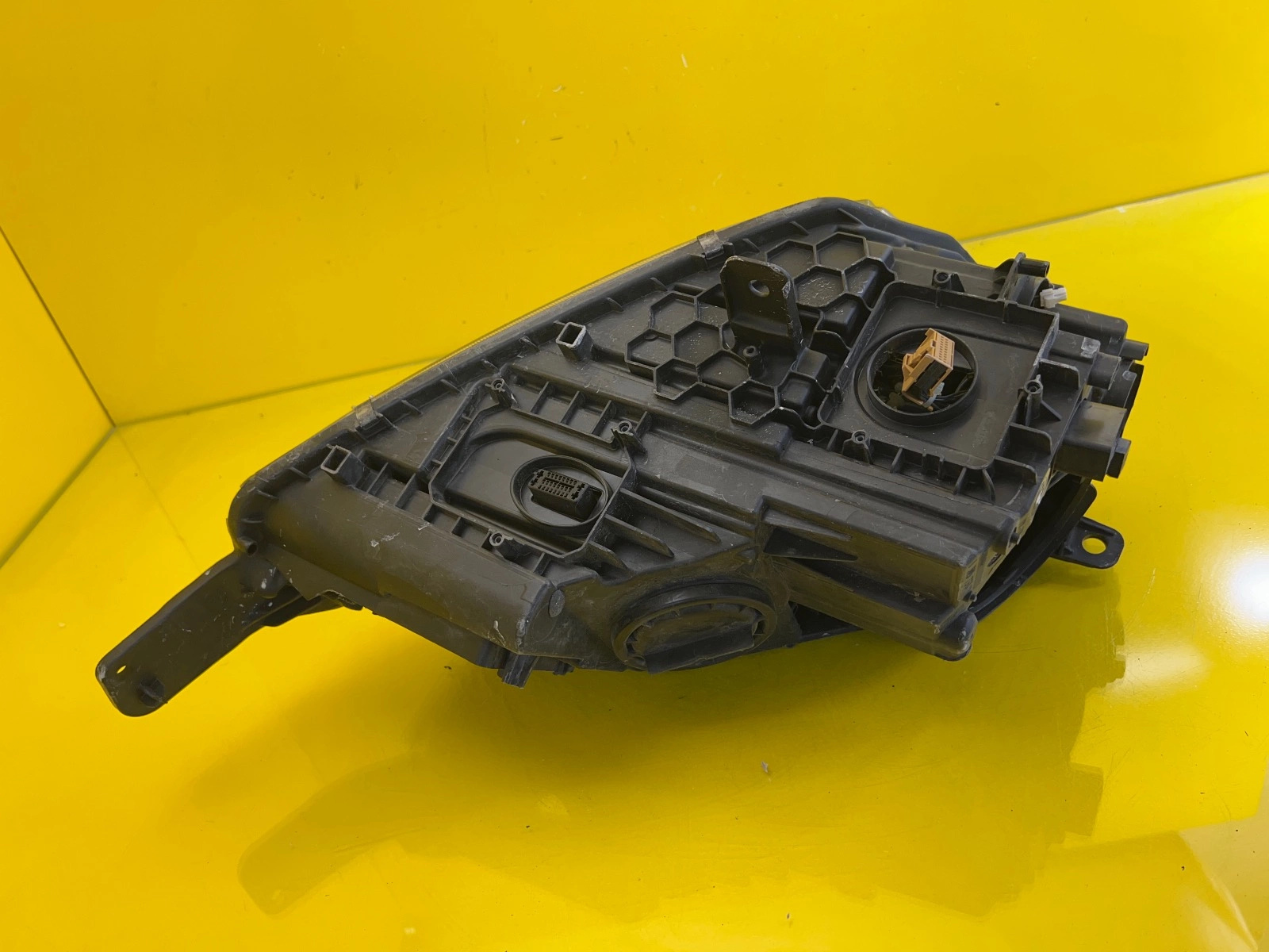 Phare gauche Skoda Yeti FL Lift 13- Bi-Xenon Led lamp 5L1941015C Autolamps 5 Phare gauche Skoda Yeti FL Lift 13- Bi-Xenon Led lamp 5L1941015C