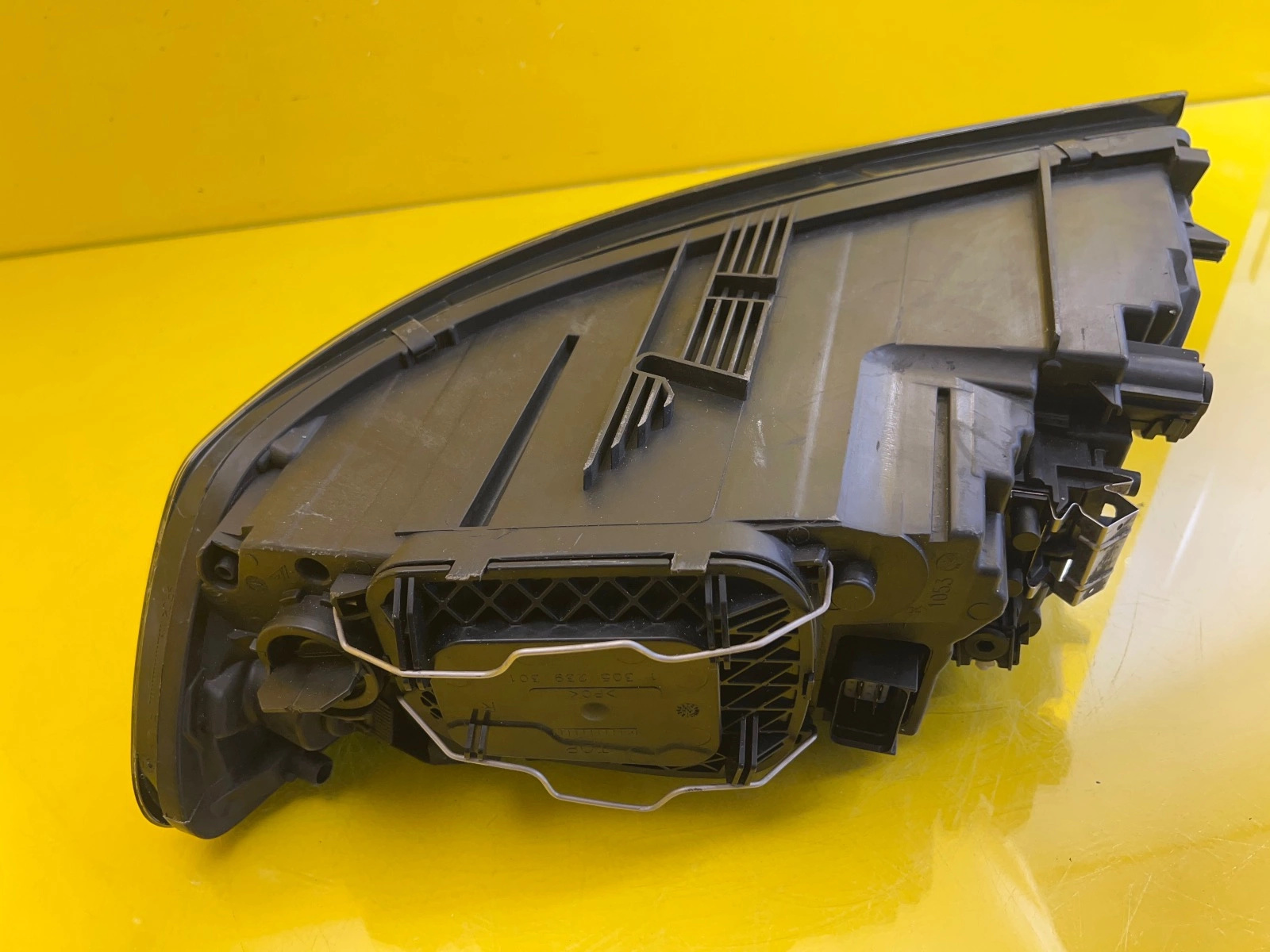 Phare droit Volvo S40 II V50 Lift Xenon 31299588 Autolamps 5 Phare droit Volvo S40 II V50 Lift Xenon 31299588