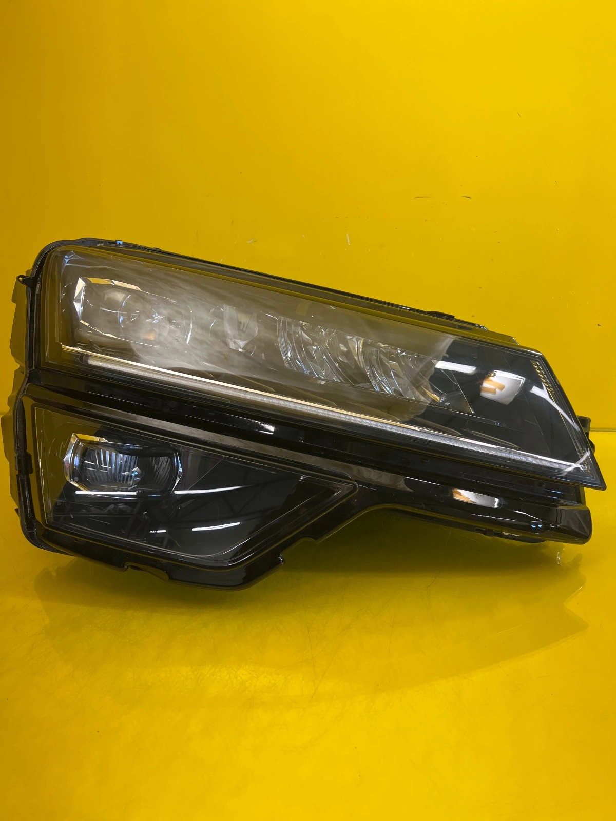 Phare droit Skoda Karoq Full Led 57B941016F Autolamps Phare droit Skoda Karoq Full Led 57B941016F