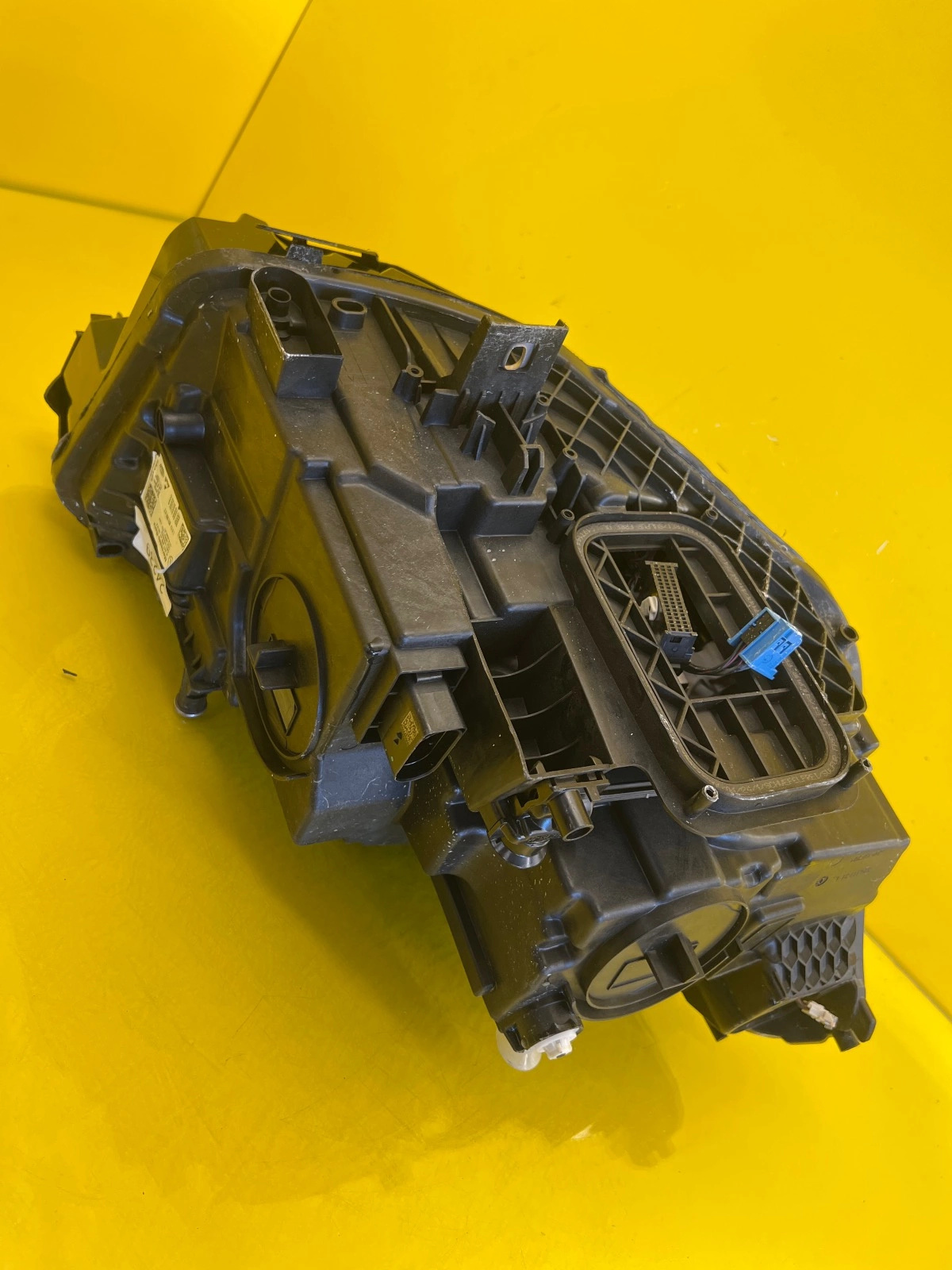 Phare avant gauche Mercedes GLA W247 MultiBeam A2479064705 Autolamps 6 Phare avant gauche Mercedes GLA W247 MultiBeam A2479064705