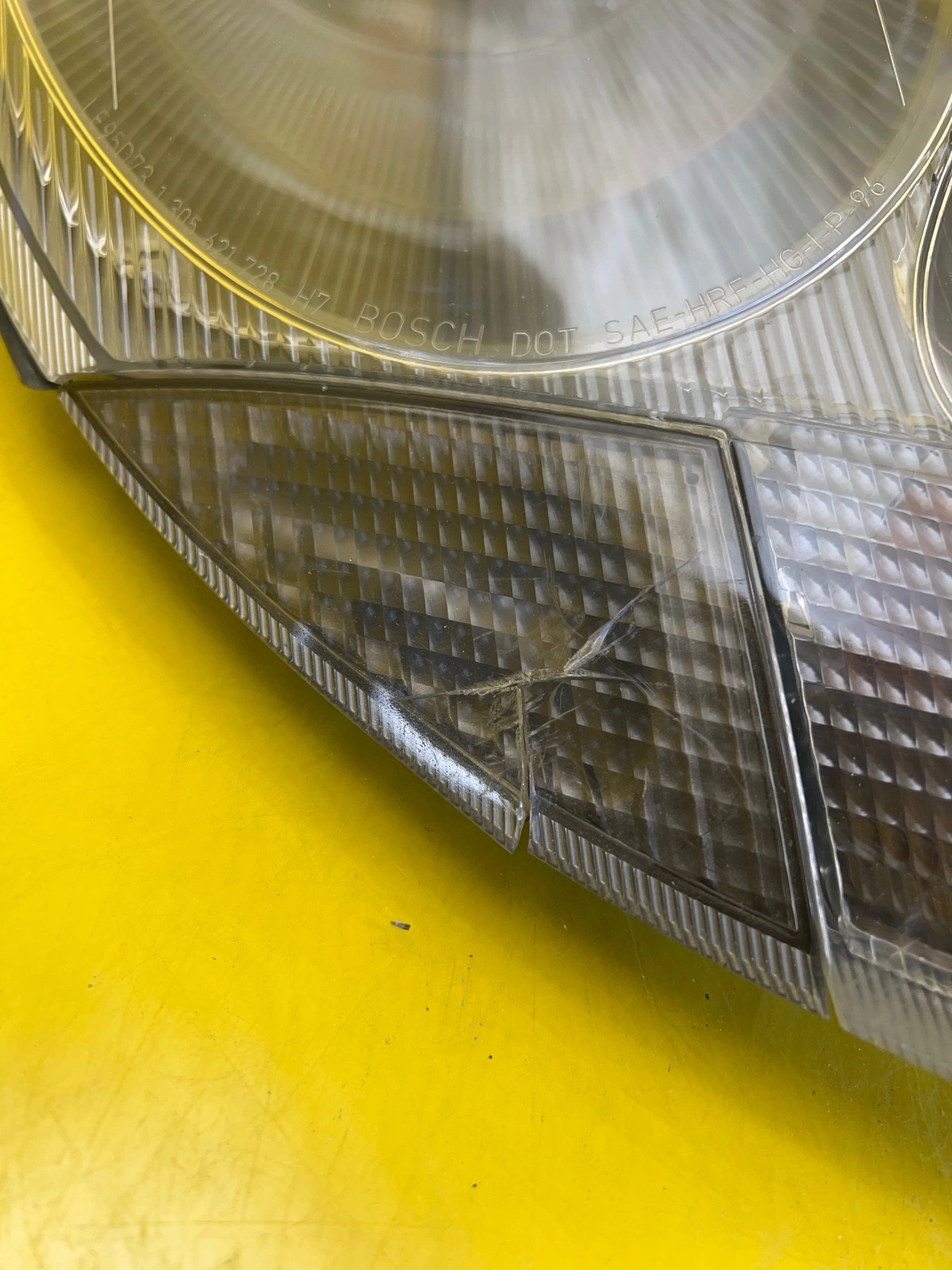 Phare avant droit Porsche 911 996 Boxster Xenon 99663105801 Autolamps 2 Phare avant droit Porsche 911 996 Boxster Xenon 99663105801