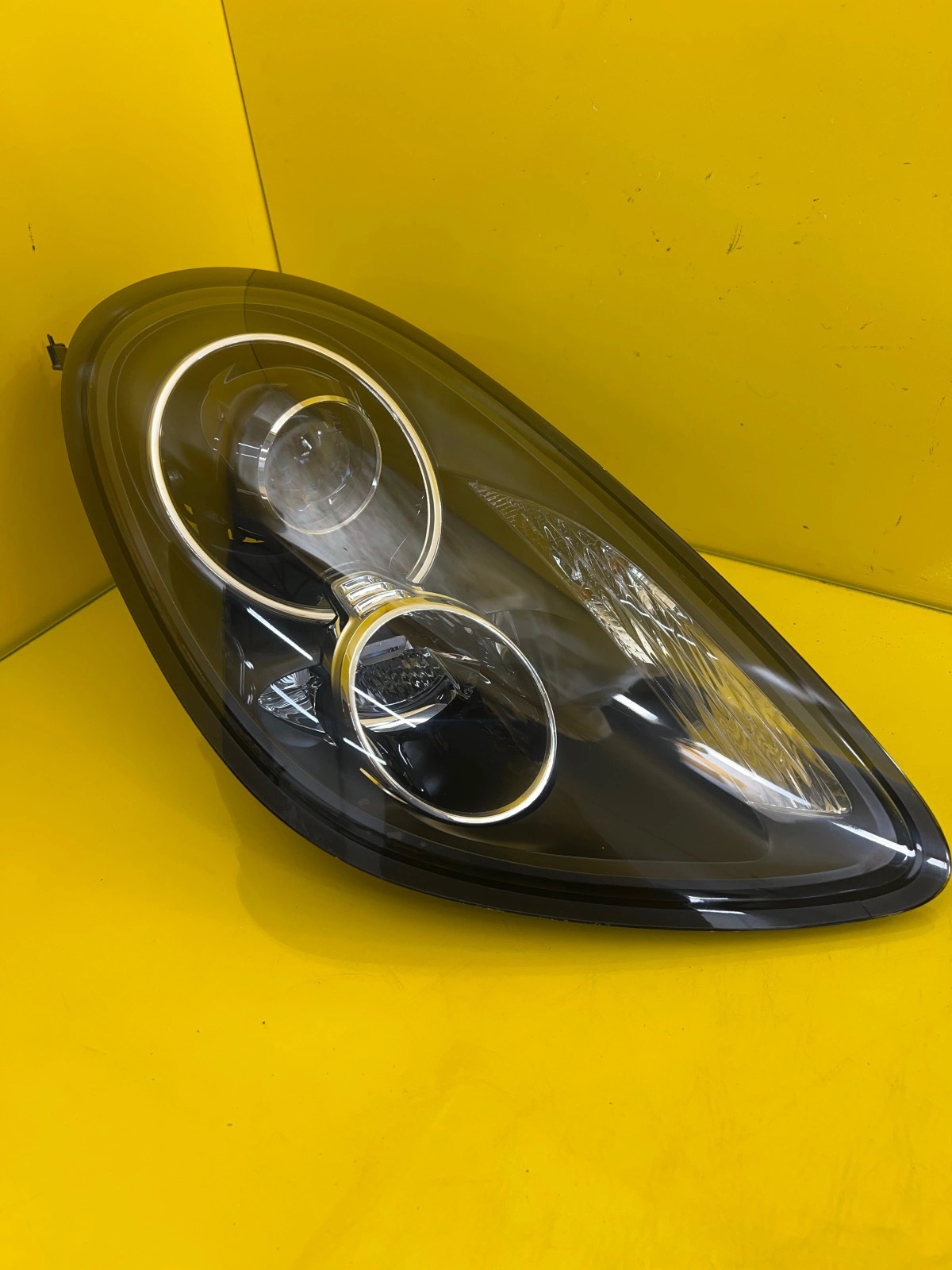 Phare droit Porsche Boxster Cayman 981 Xenon 98163113206 Autolamps Phare droit Porsche Boxster Cayman 981 Xenon 98163113206