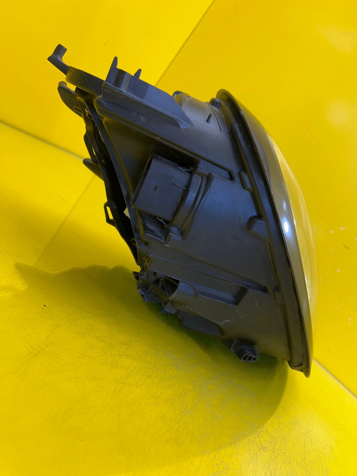 Phare droit Porsche Boxster Cayman 981 Xenon 98163113206 Autolamps 6 Phare droit Porsche Boxster Cayman 981 Xenon 98163113206