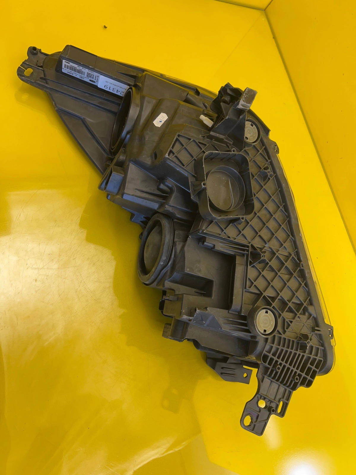 Phare droit Ford Kuga MK2 II Lift 16- GV41-13W029-AJ Autolamps 4 Phare droit Ford Kuga MK2 II Lift 16- GV41-13W029-AJ