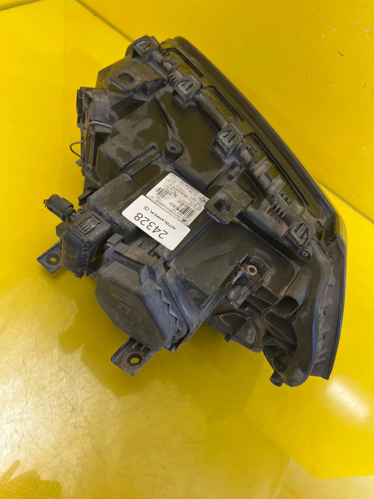 Phare Droit BMW X3 E83 Bi-Xenon Dynamic Torsion Complet Autolamps 3 Phare Droit BMW X3 E83 Bi-Xenon Dynamic Torsion Complet