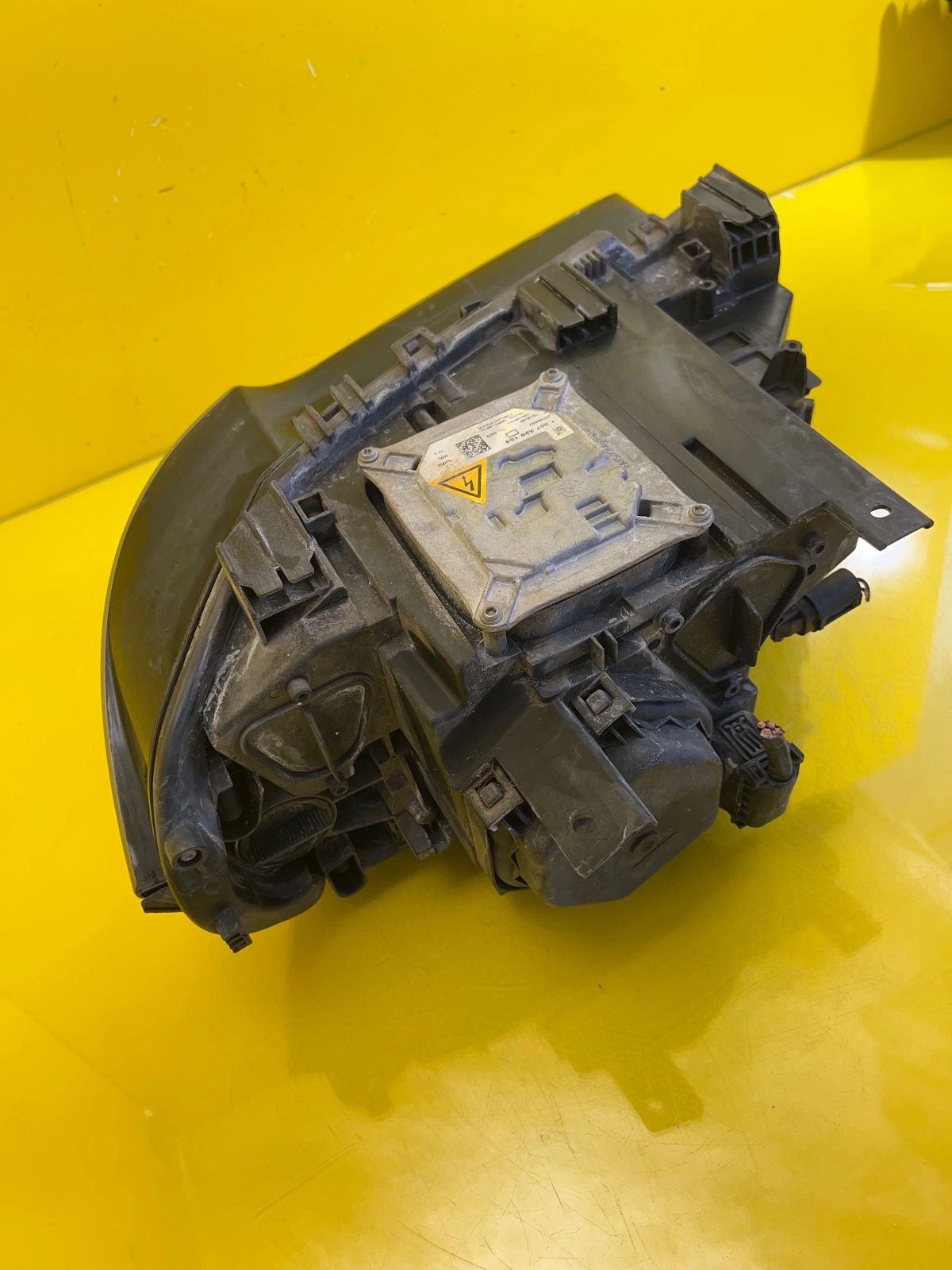 Phare Droit BMW X3 E83 Bi-Xenon Dynamic Torsion Complet Autolamps 7 Phare Droit BMW X3 E83 Bi-Xenon Dynamic Torsion Complet