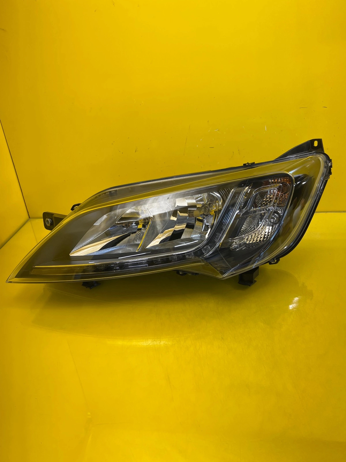 Phare gauche Fiat Ducato III Lift avec Led 1394433080 Autolamps Phare gauche Fiat Ducato III Lift avec Led 1394433080