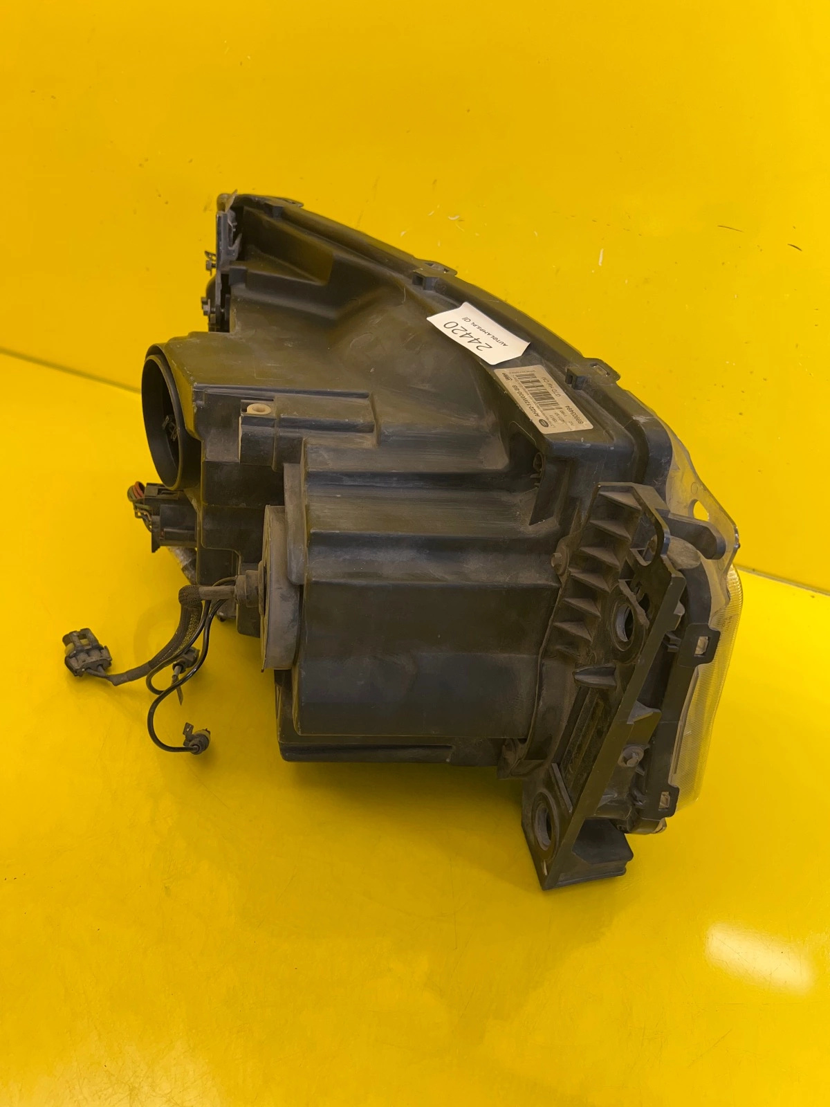 Phare gauche Land Rover Discovery IV 4 lentilles AH22-13W030-BB Autolamps 3 Phare gauche Land Rover Discovery IV 4 lentilles AH22-13W030-BB