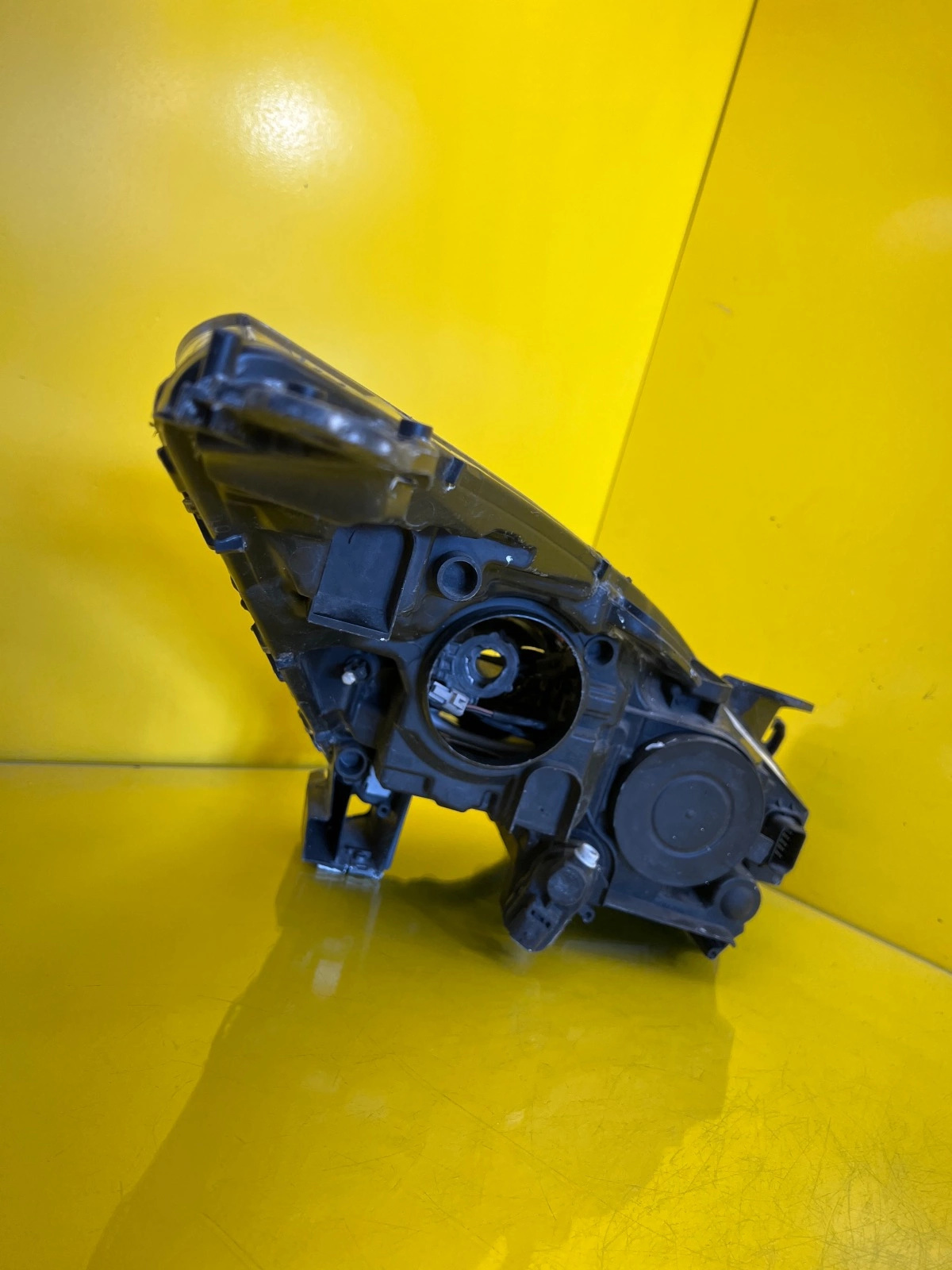 Phare avant gauche PEUGEOT 3008 5008 I 09-13R HYBRYDA Autolamps 4 Phare avant gauche PEUGEOT 3008 5008 I 09-13R HYBRYDA