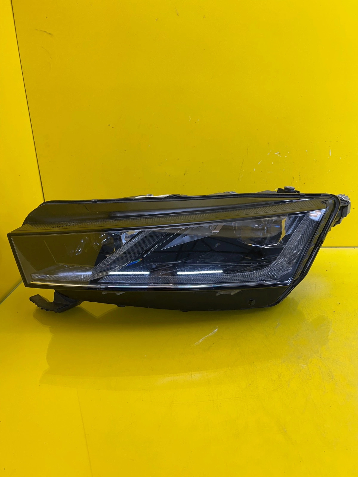 Skoda Octavia 4 Full Led headlamp left 5E4941015A Autolamps Skoda Octavia 4 Full Led headlamp left 5E4941015A
