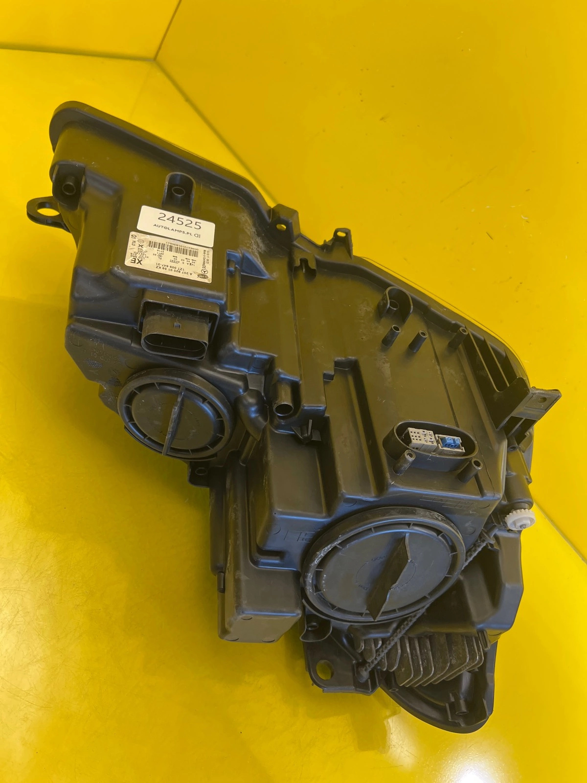 Phare gauche Mercedes Classe E W207 Bi-Xenon 09-13 A2078200159 Autolamps 3 Phare gauche Mercedes Classe E W207 Bi-Xenon 09-13 A2078200159