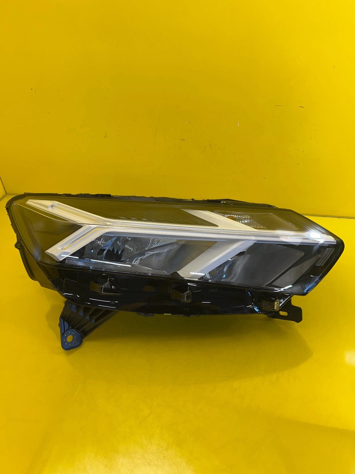 Phare droit Dacia Sandero III 20- FULL LED headlamp Autolamps Phare droit Dacia Sandero III 20- FULL LED headlamp