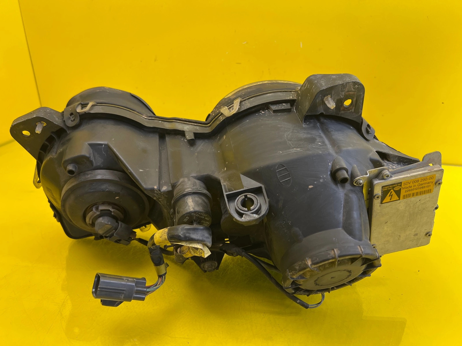 Phare avant gauche Jaguar S-Type Lift Xenon 4R83-13W030-BA Autolamps 5 Phare avant gauche Jaguar S-Type Lift Xenon 4R83-13W030-BA